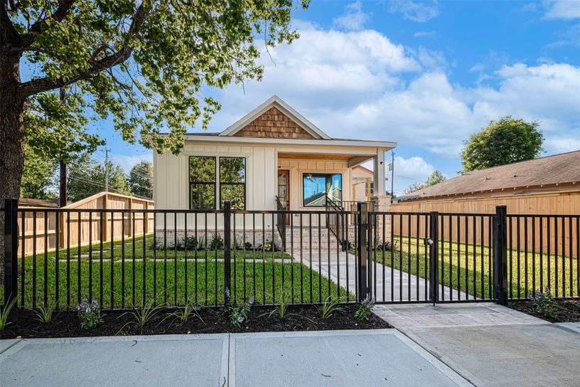 Photo of 301 Vincent Street, Houston, TX