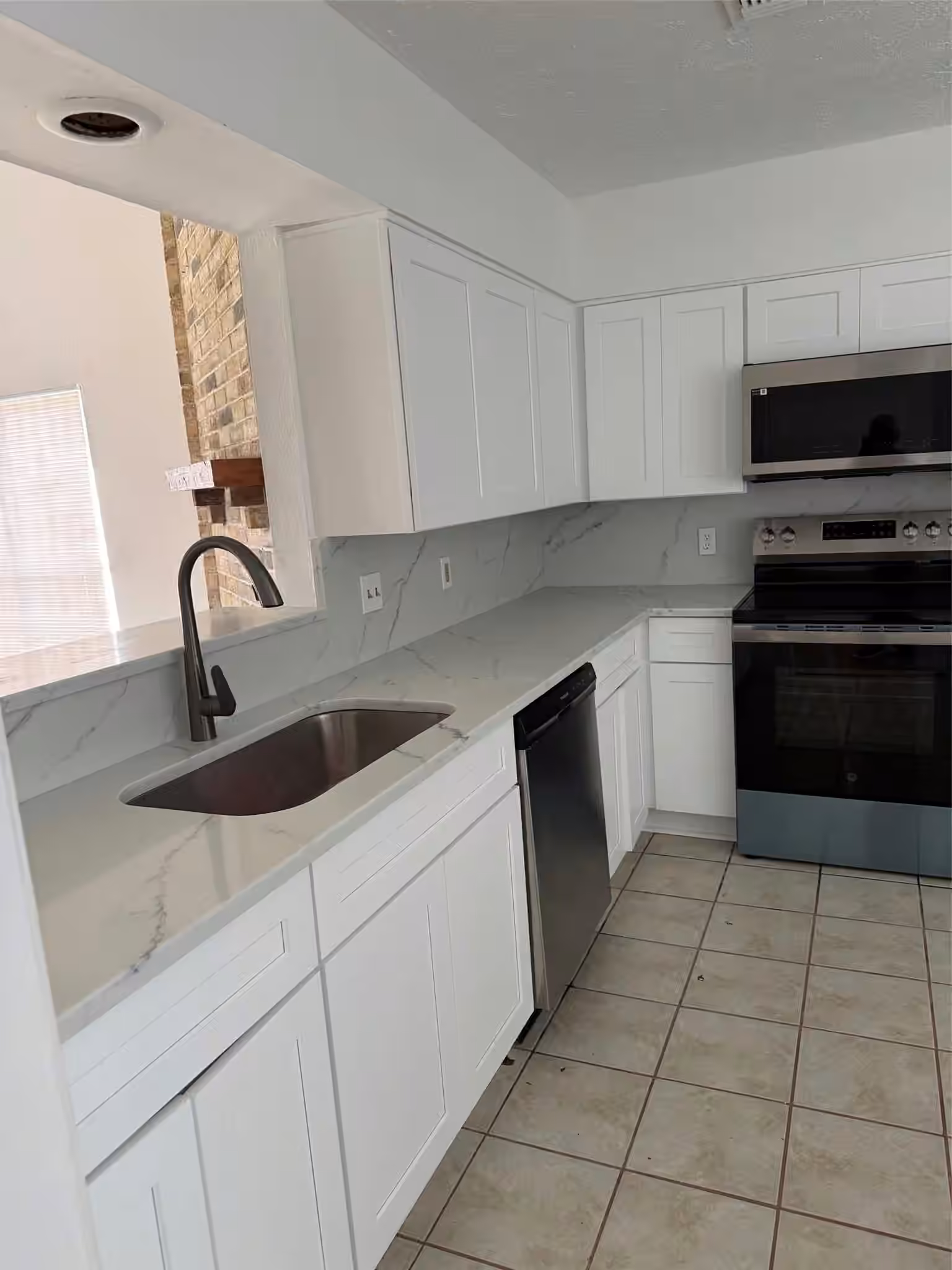 Photo 6 of 8219 Furlong Lane, Houston, TX