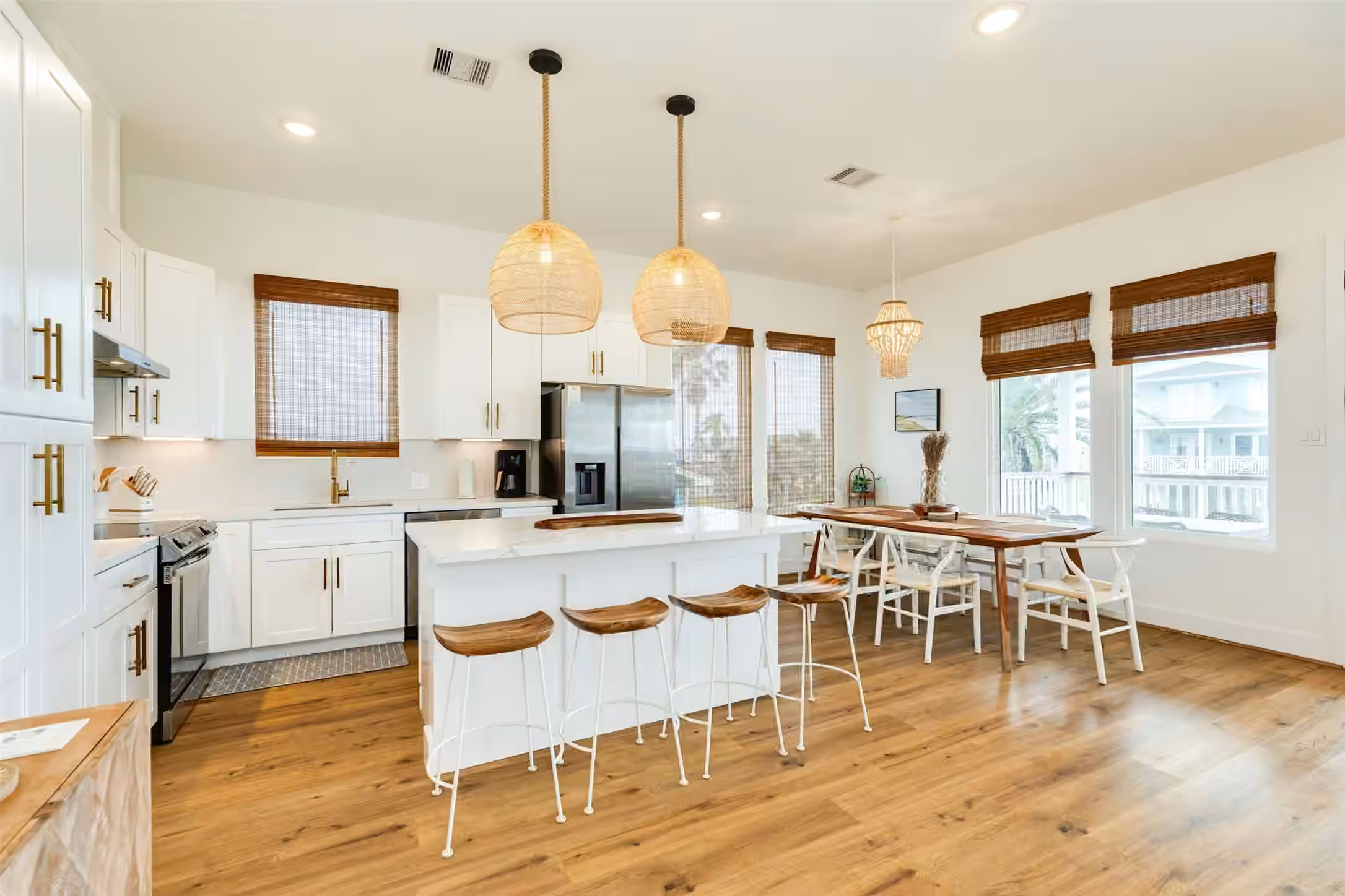 Photo 5 of 13119 Buccaneer Parkway, Freeport, TX