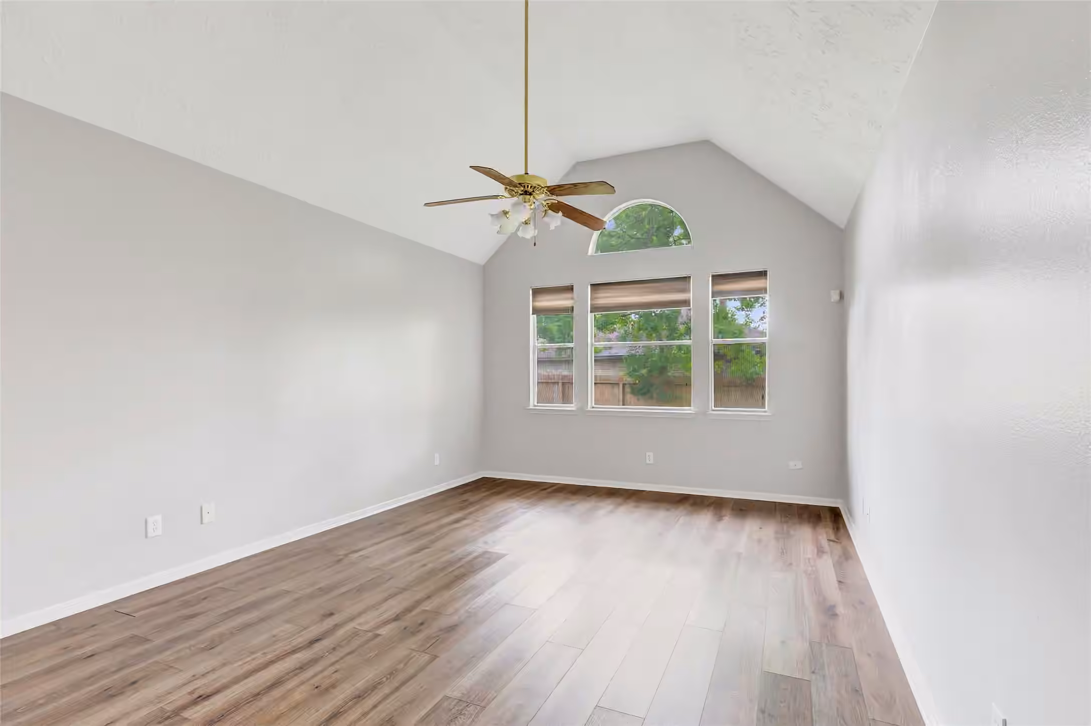 Photo 4 of 16707 Port O Call Street, Crosby, TX