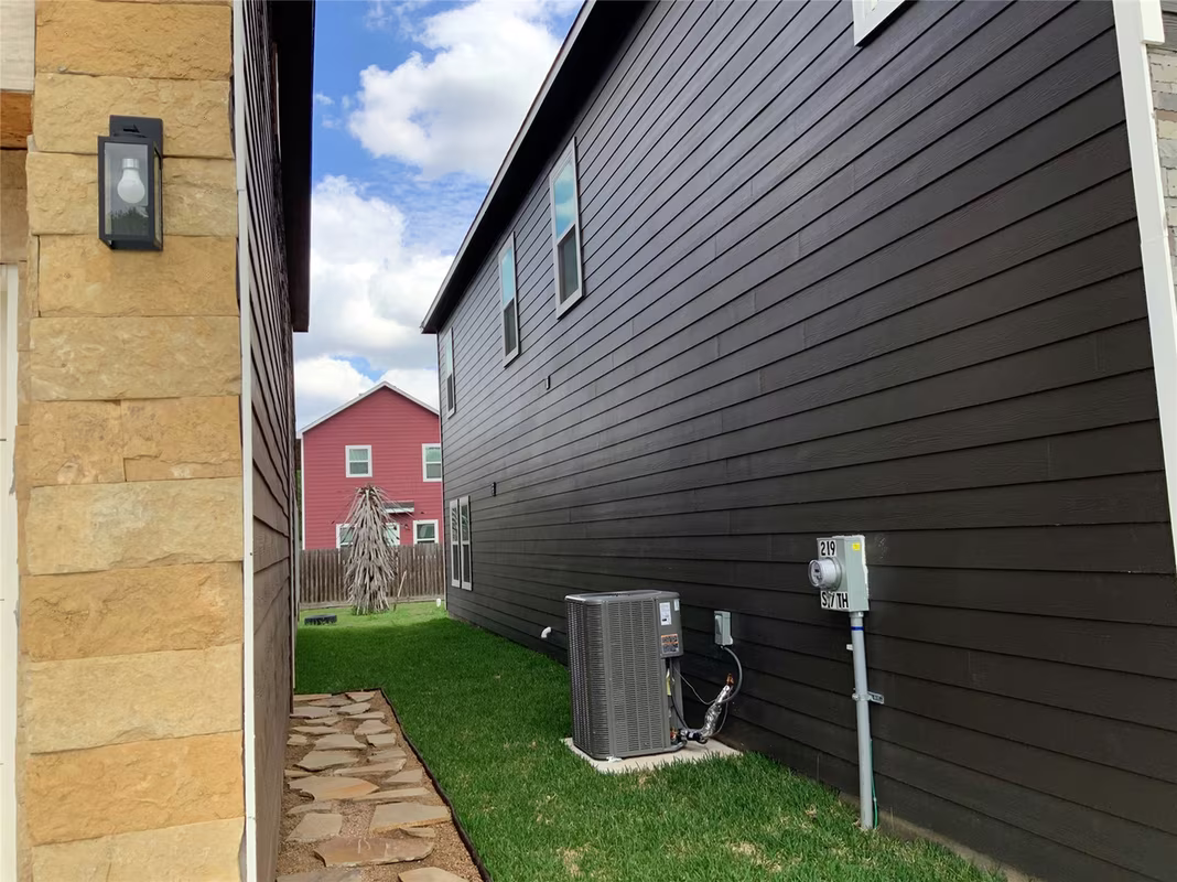 Photo 3 of 215 S 7 Th Street S, Beasley, TX