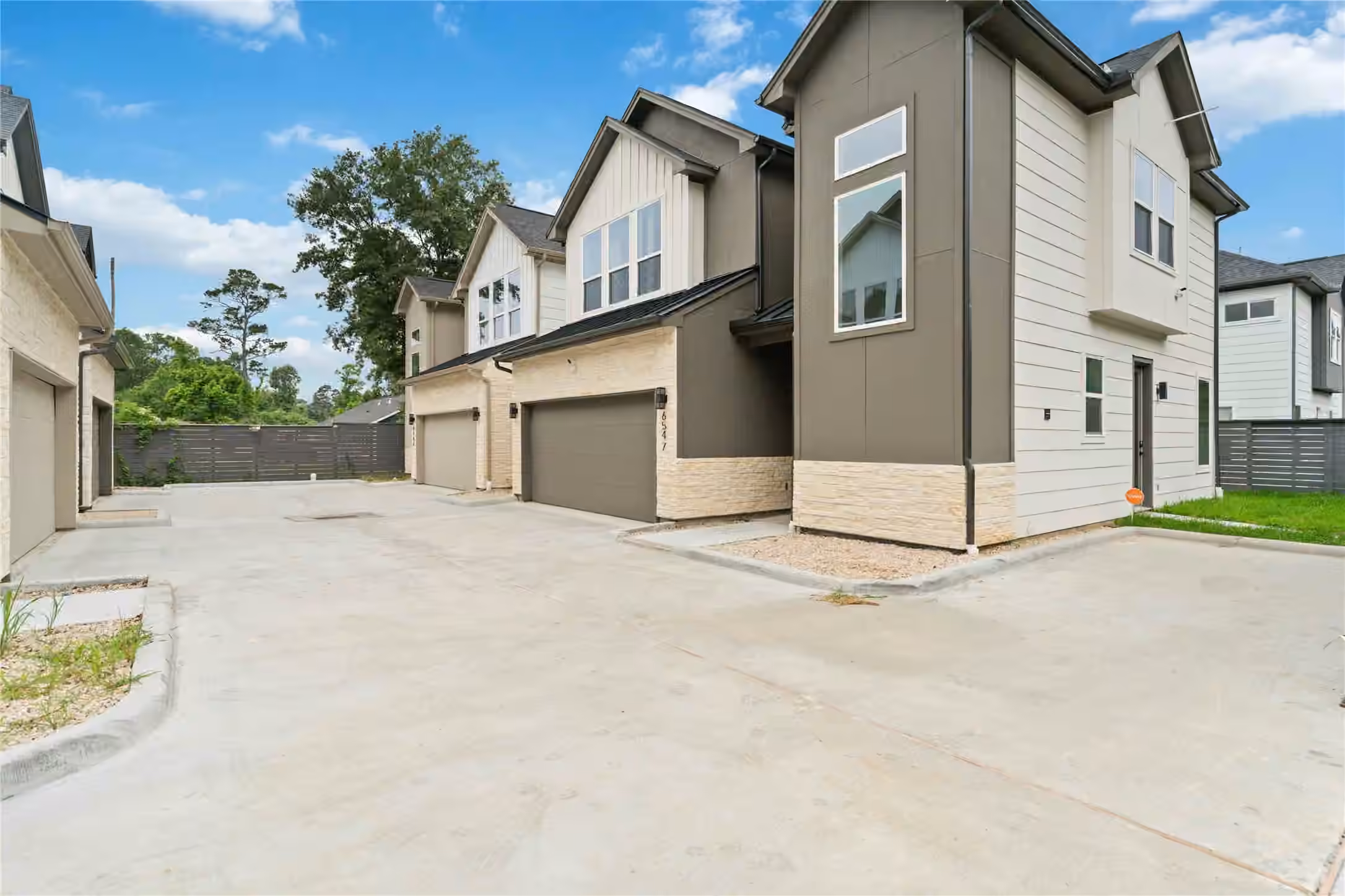 Photo 3 of 6539 Sealey Street, Houston, TX