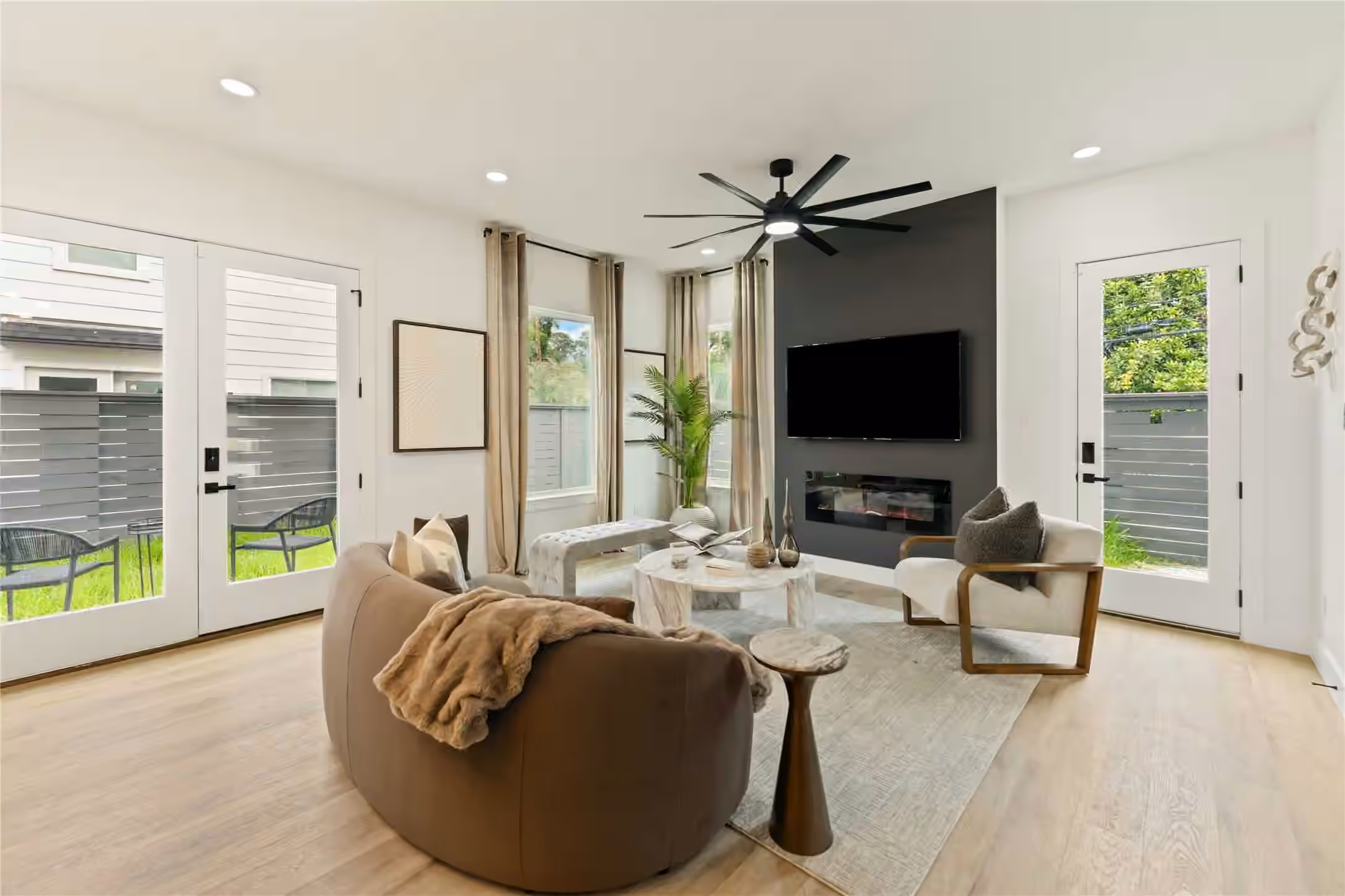 Photo 7 of 6539 Sealey Street, Houston, TX