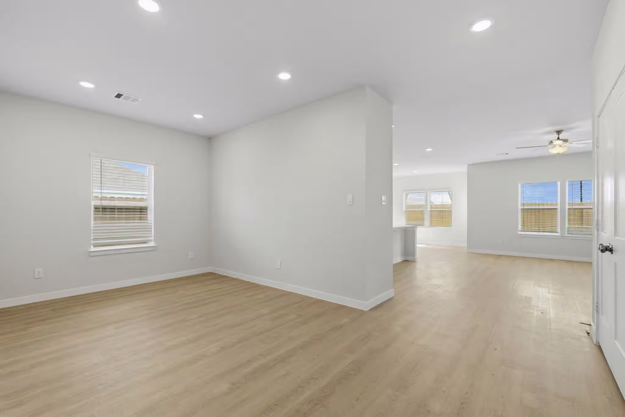 Photo 4 of 626 Cherry Tree Drive, La Marque, TX