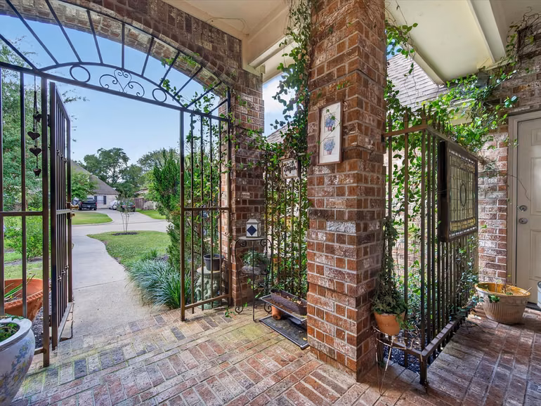 Photo 7 of 5323 Mindy Park Court, Houston, TX