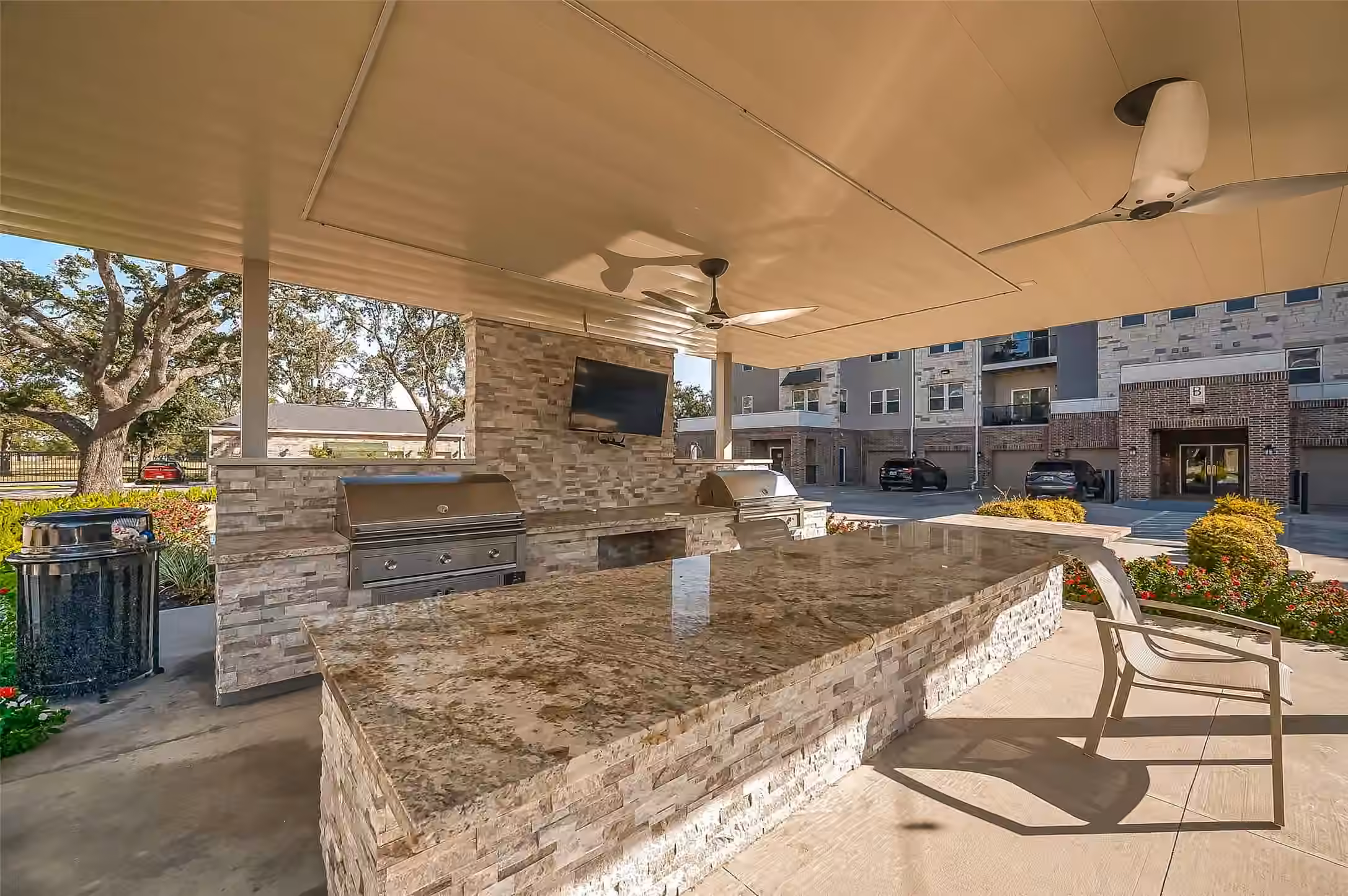 Photo 6 of 6804 Westview Drive 1402, Houston, TX