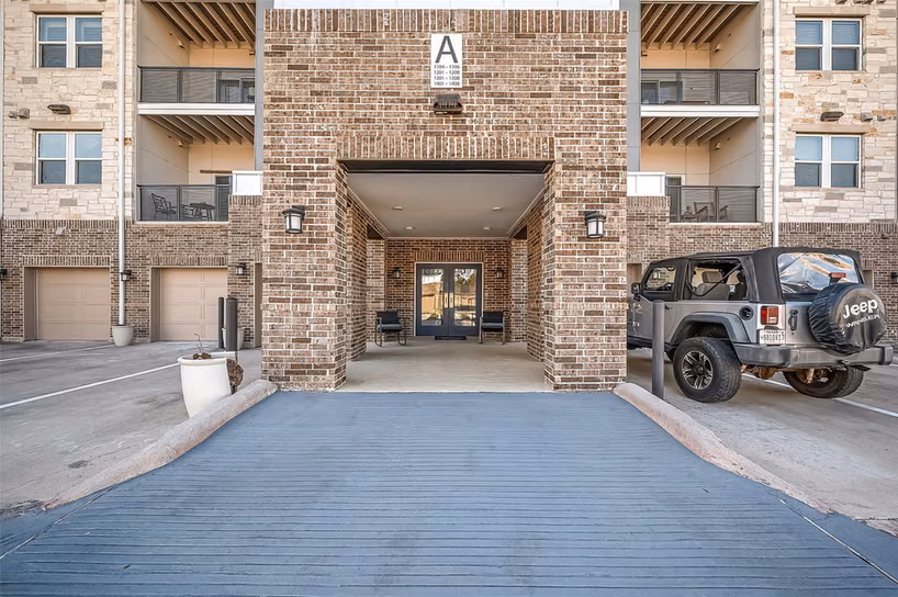 Photo 7 of 6804 Westview Drive 1402, Houston, TX