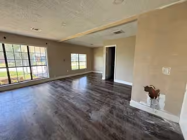 Photo 5 of 3326 Cliffmarshall Street, Houston, TX