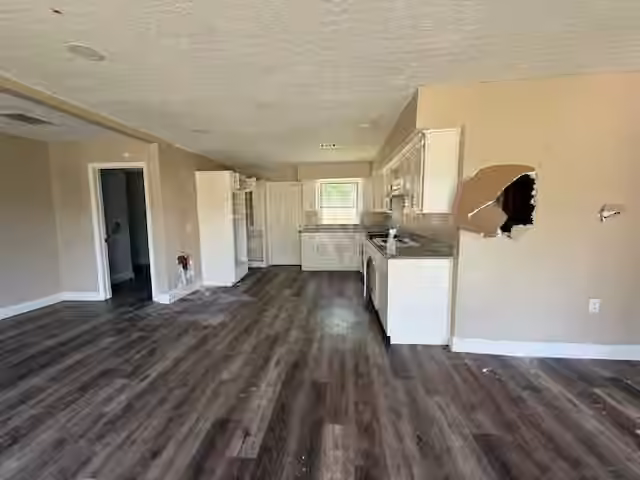 Photo 6 of 3326 Cliffmarshall Street, Houston, TX
