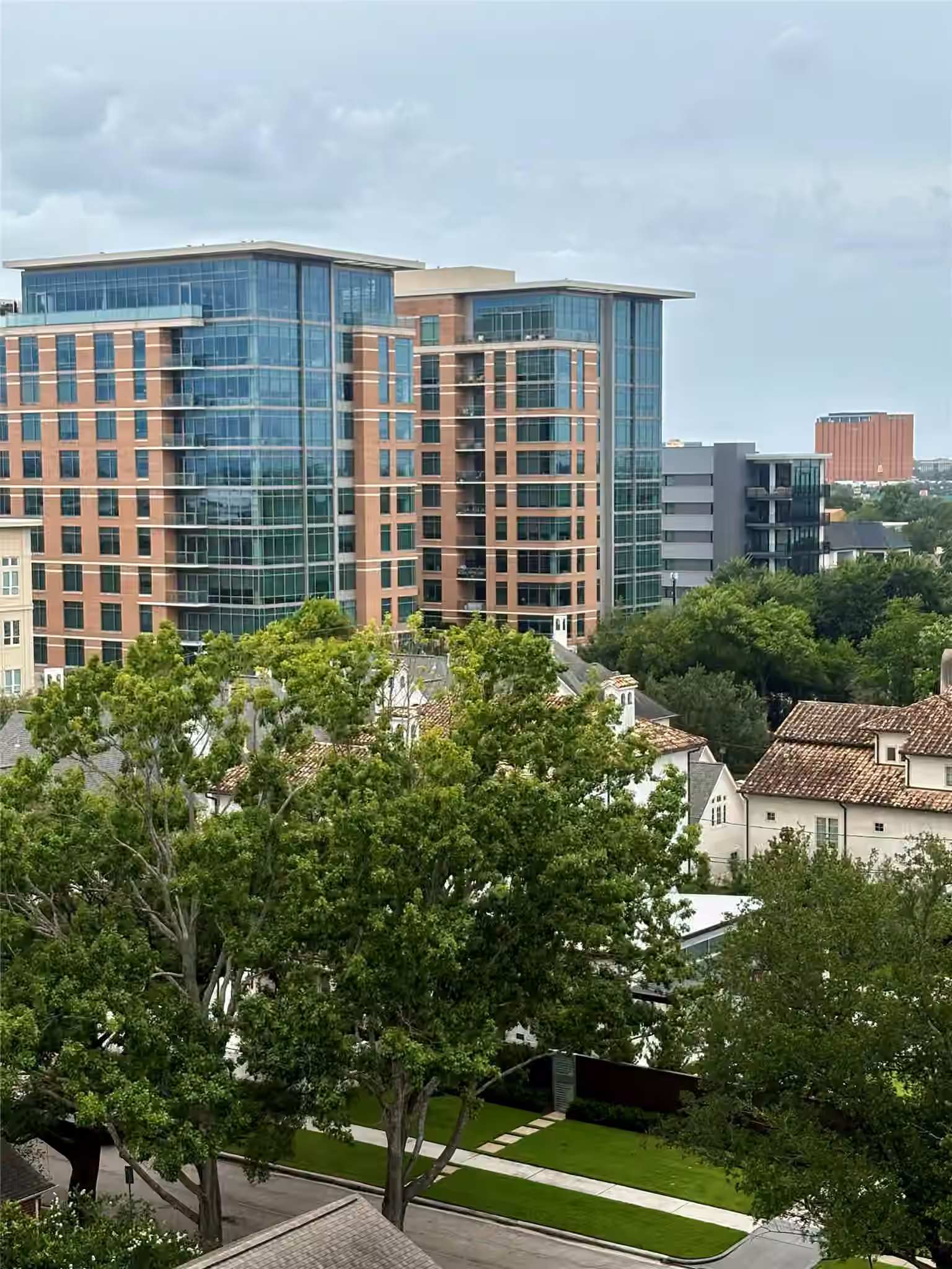 Photo 6 of 2360 RICE BOULEVARD 603, Houston, TX
