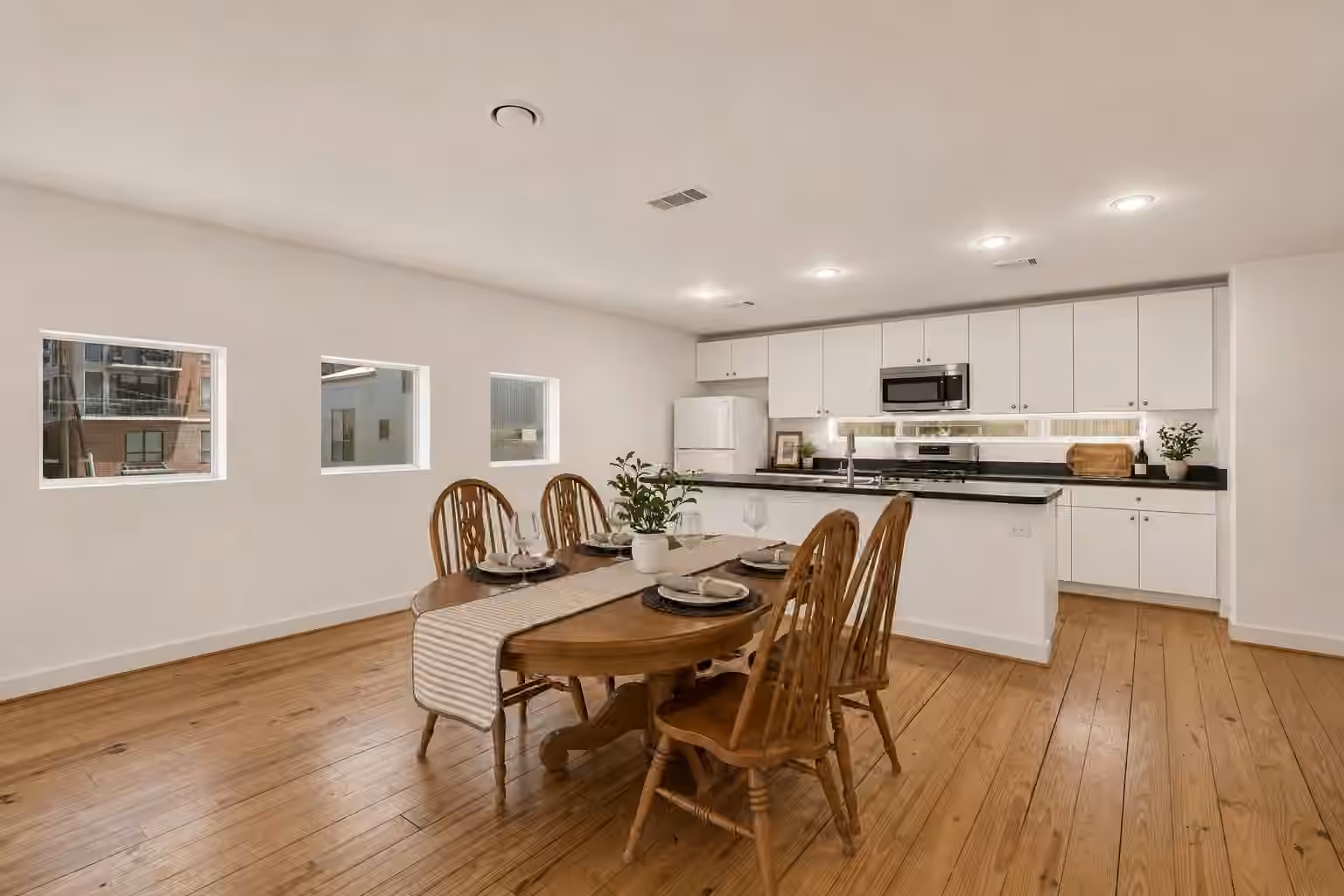 Photo 7 of 708 Ruthven Street, Houston, TX