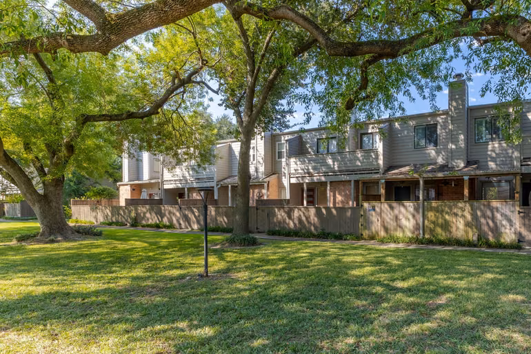 Photo 2 of 1625 Prairie Grove Drive, Houston, TX