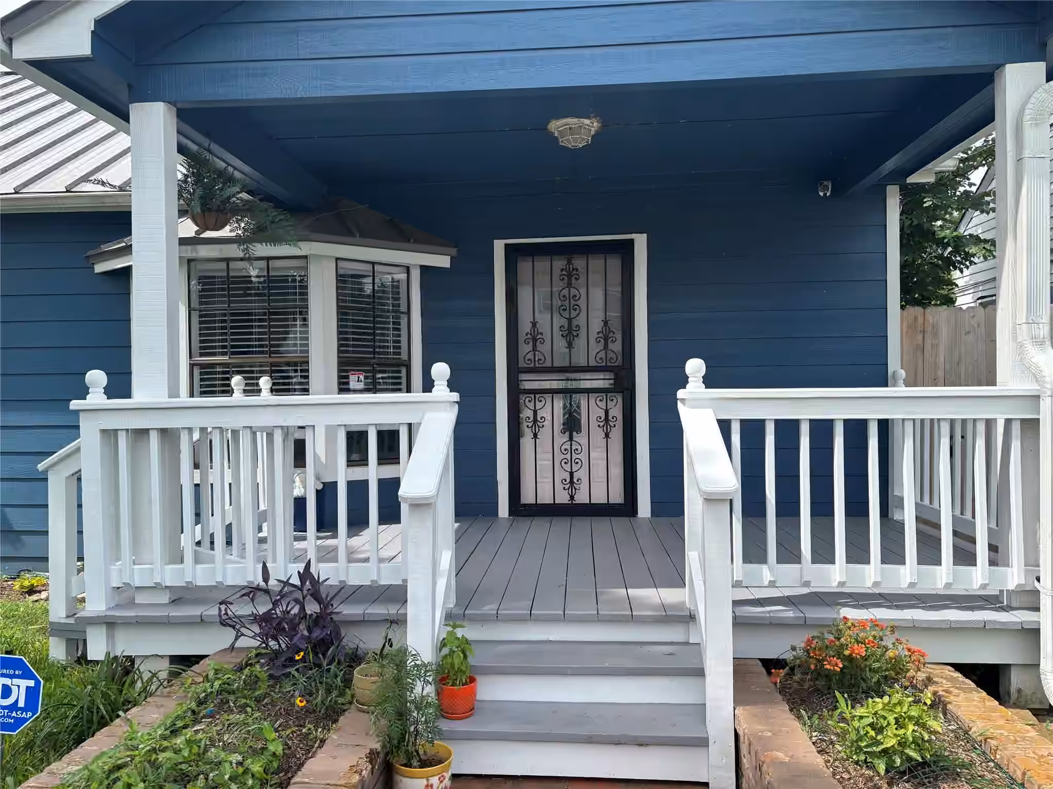 Photo 3 of 5738 Newport Street, Houston, TX