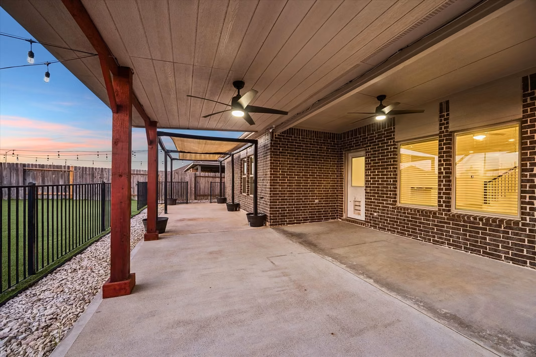 Photo 4 of 16019 Jordan Meadow Way, Hockley, TX