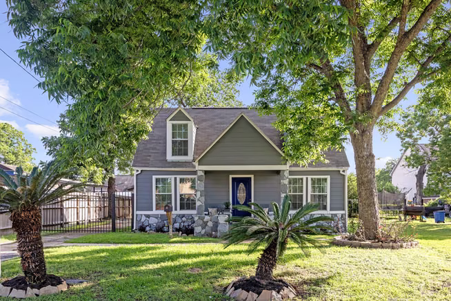 Photo 3 of 5737 Dorbrandt Street, Houston, TX
