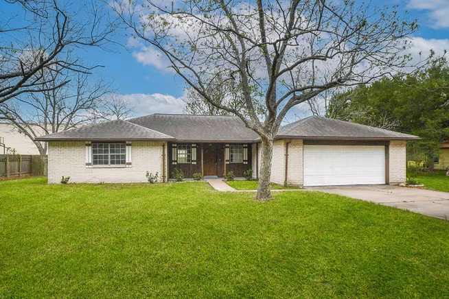 Photo of 208 Willow Street, Sealy, TX 77474