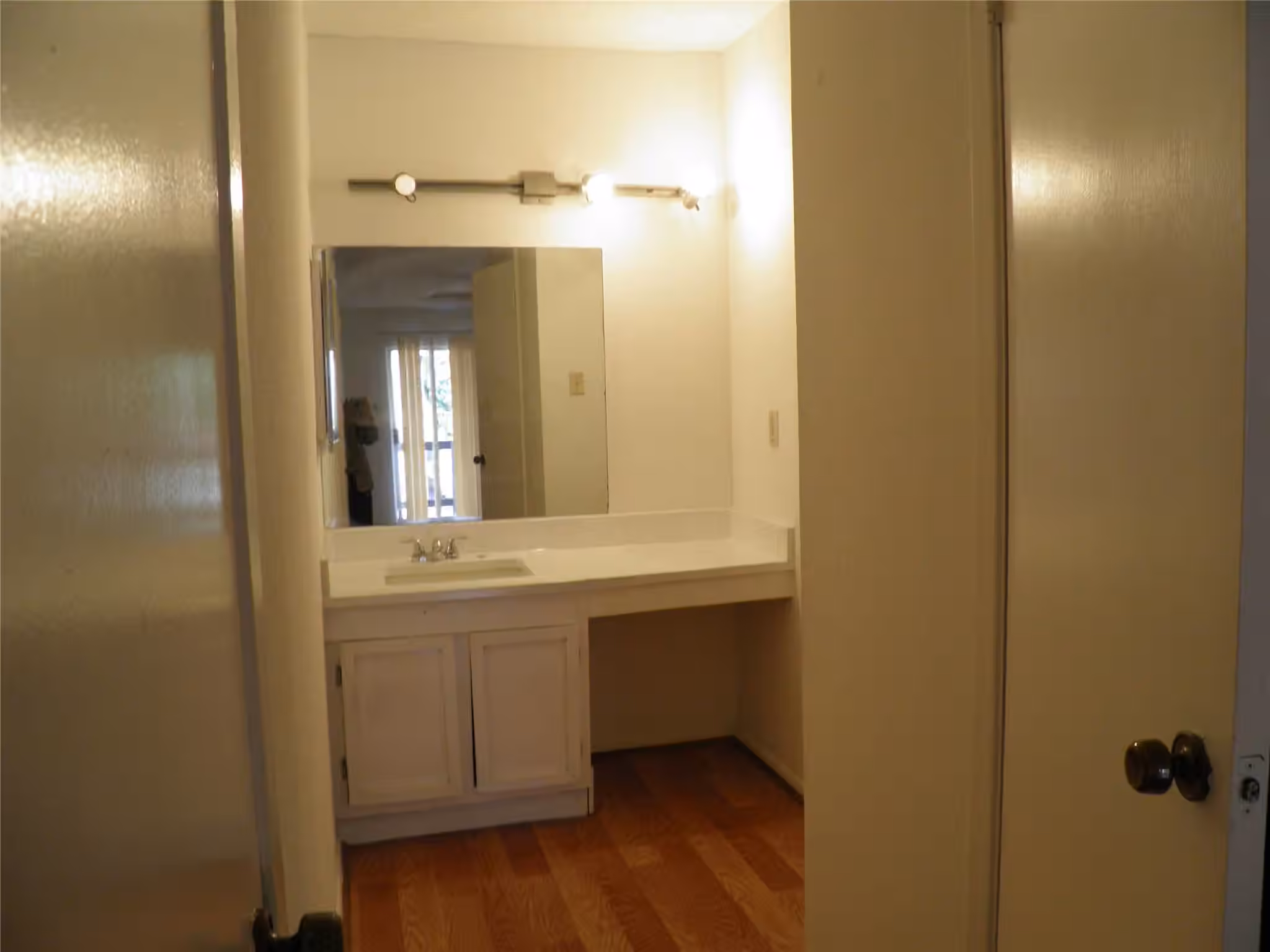Photo 4 of 10555 Turtlewood Court 303, Houston, TX