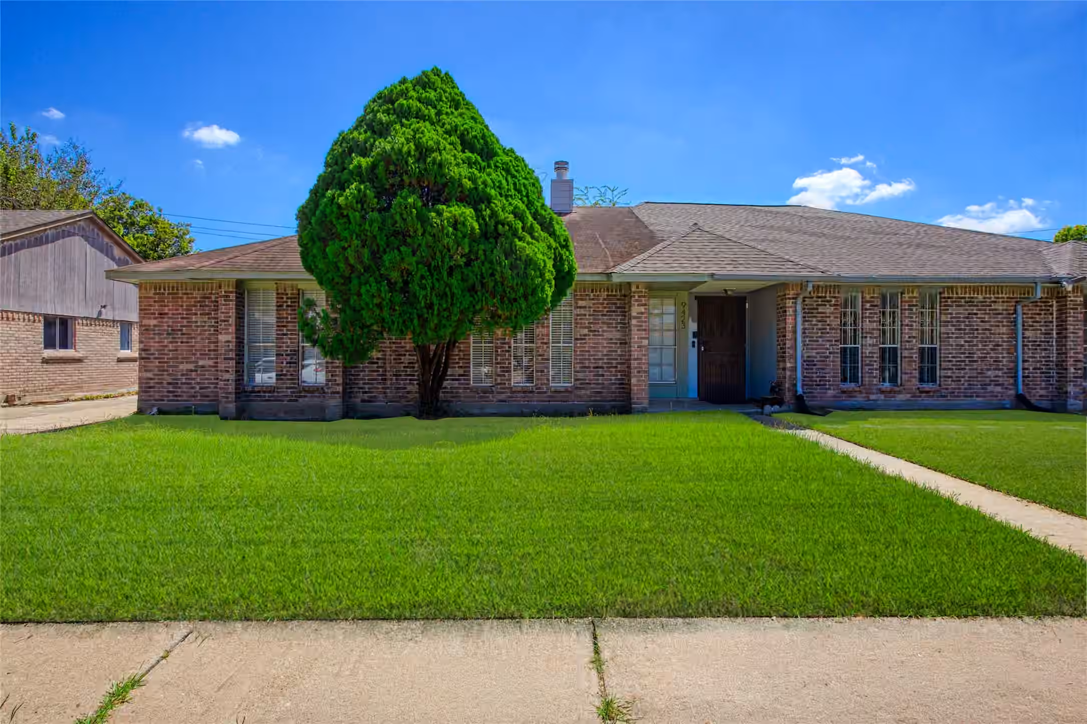 Photo of 9423 Bollingbrook Drive, Houston, TX 77083