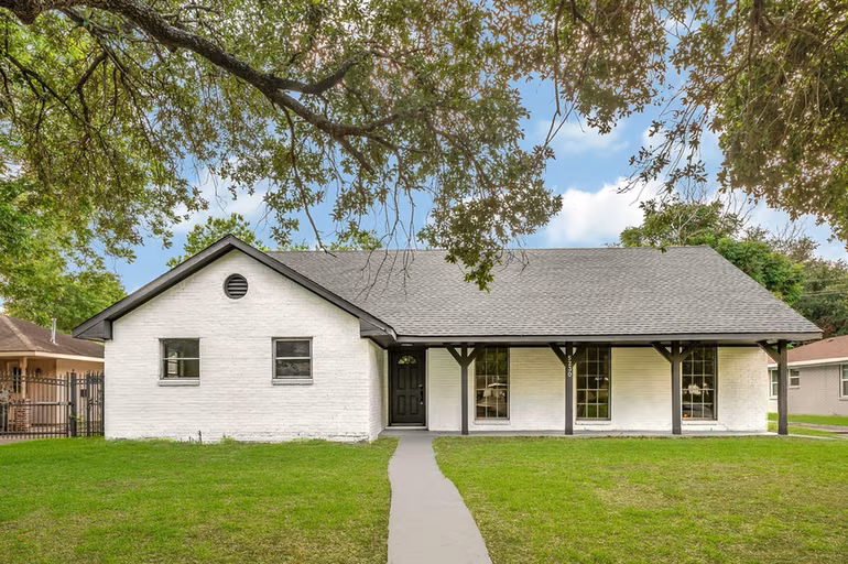 Photo of 5230 W Bellfort Avenue, Houston, TX