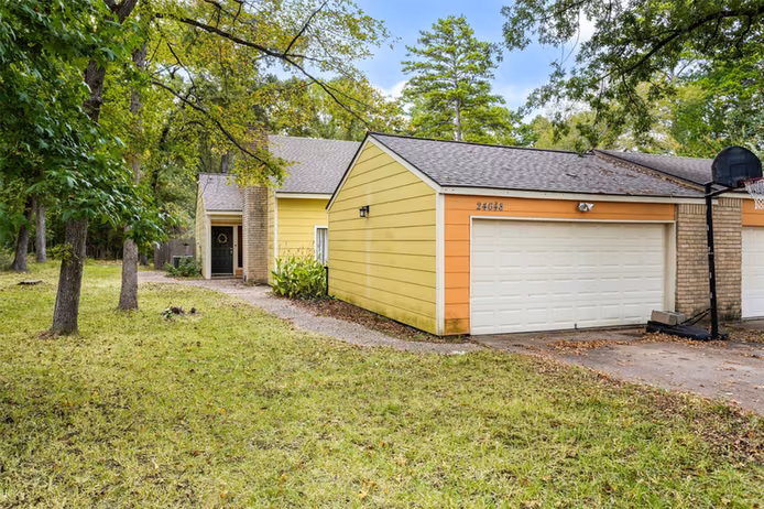 Photo 3 of 24648 Pools Creek Drive, Huntsville, TX