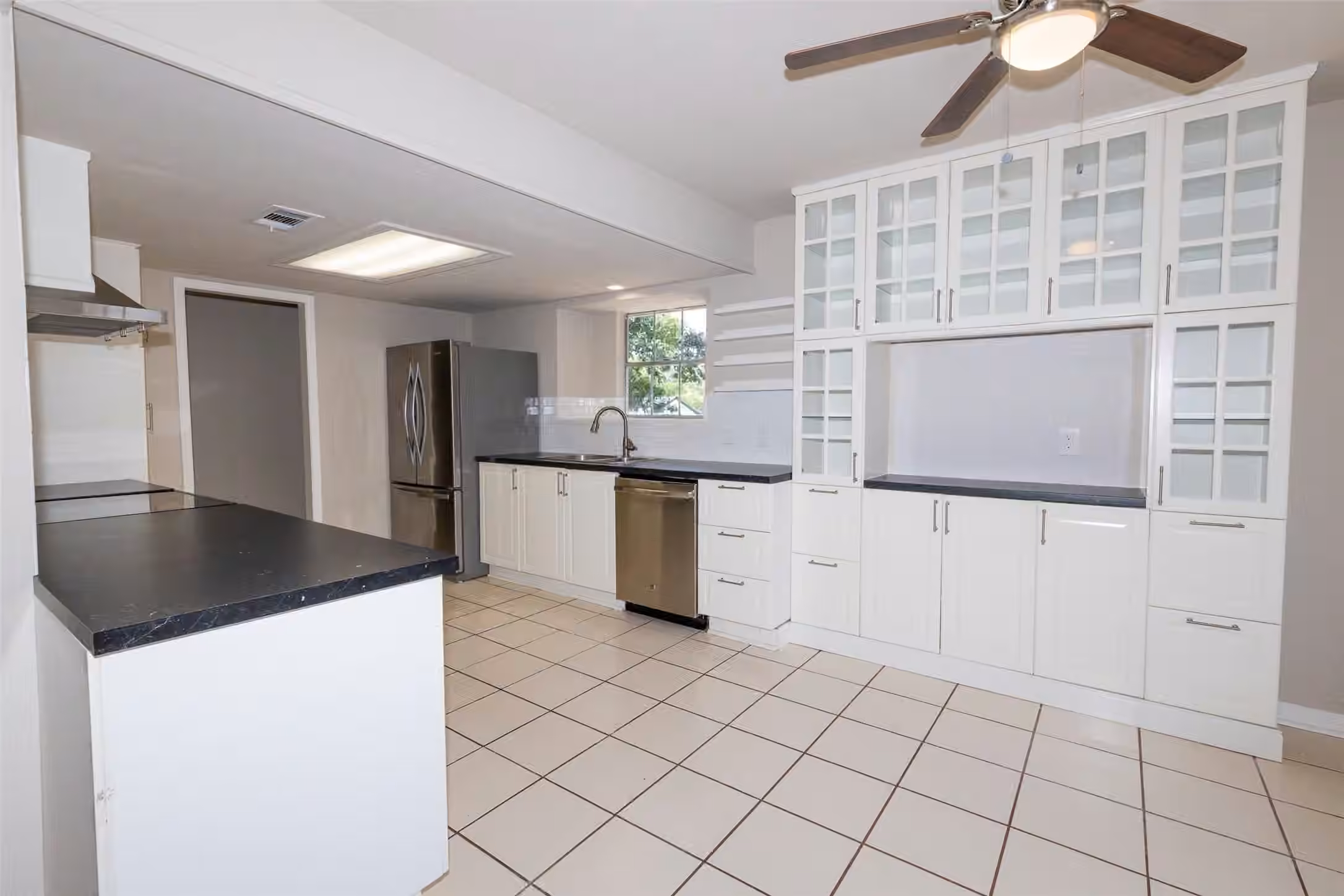 Photo 6 of 417 N Meinecke Street, Bellville, TX
