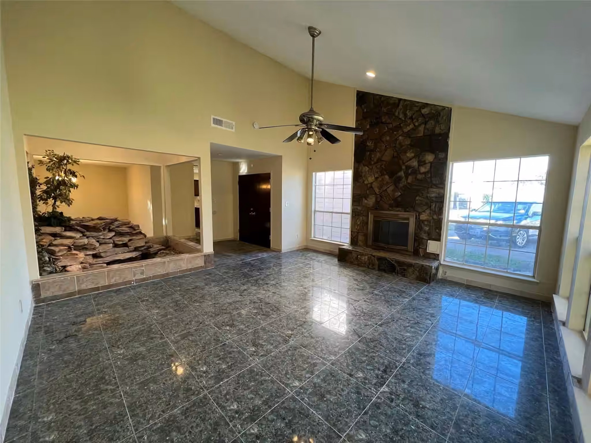 Photo 3 of 11039 Holworth Drive, Houston, TX