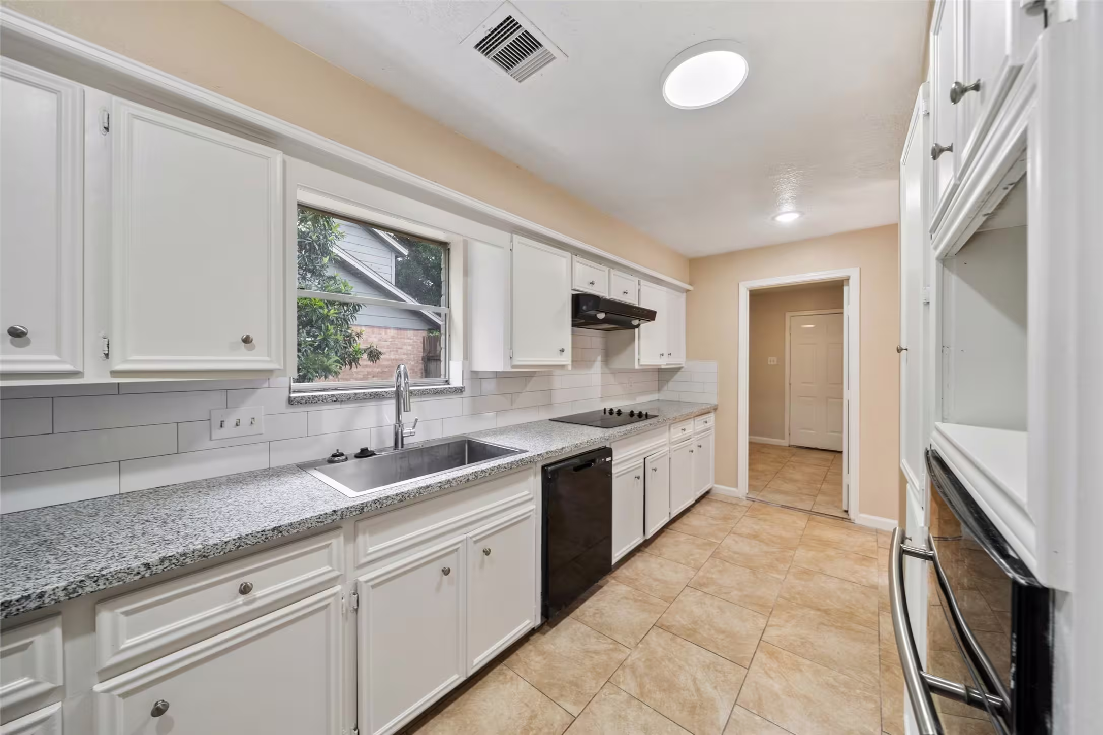 Photo 3 of 10326 Greencreek Drive, Houston, TX