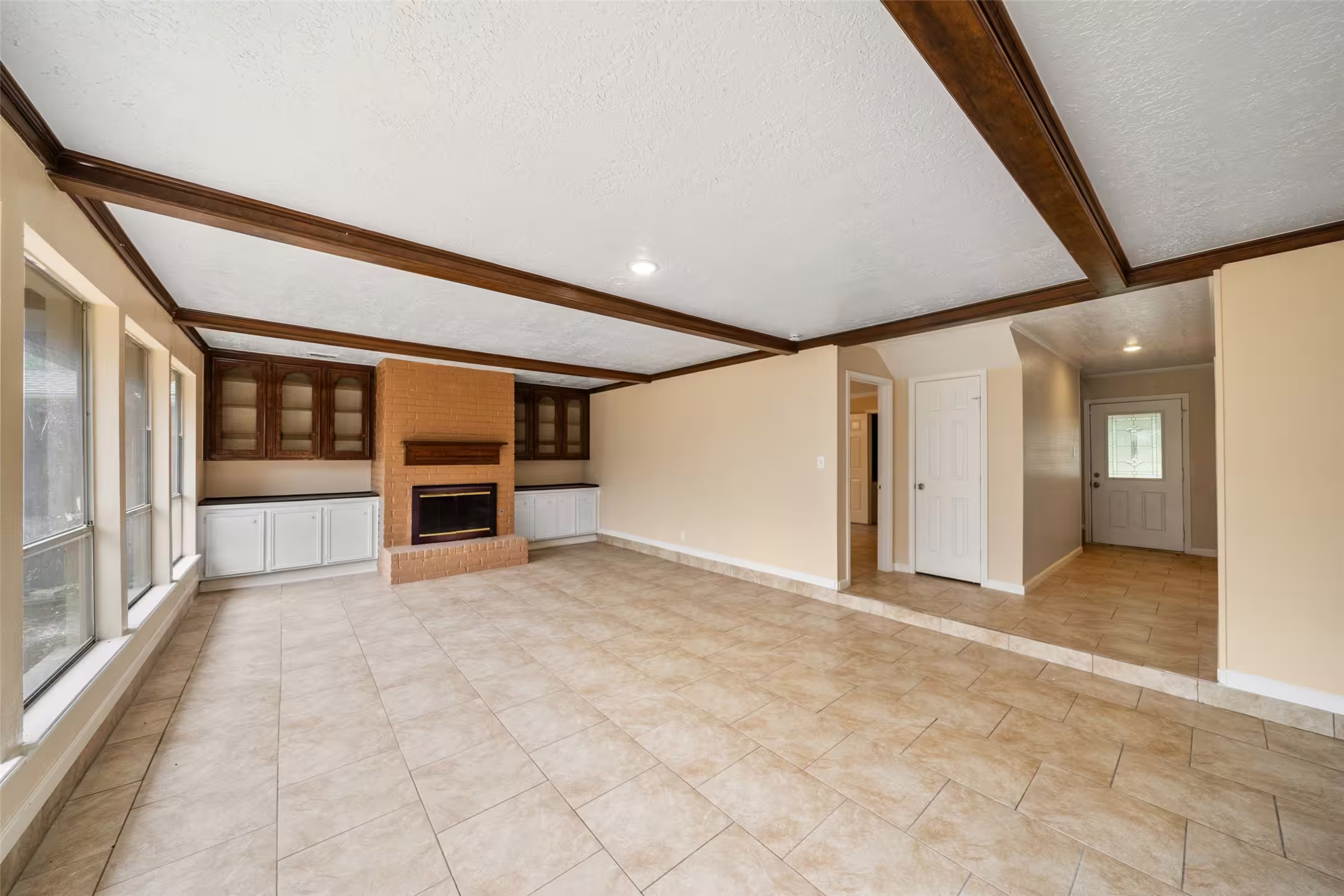 Photo 4 of 10326 Greencreek Drive, Houston, TX