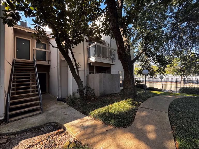 Photo 2 of 7900 N Stadium Drive 15, Houston, TX