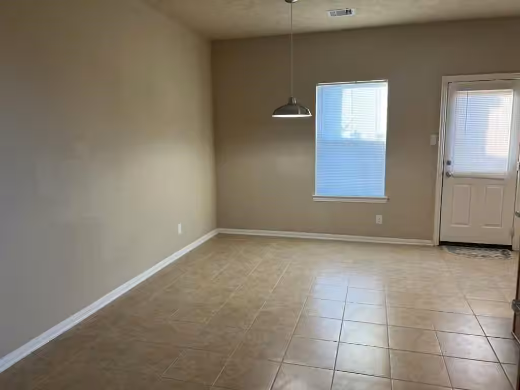 Photo 5 of 228 Shoshone Ridge Drive, La Marque, TX