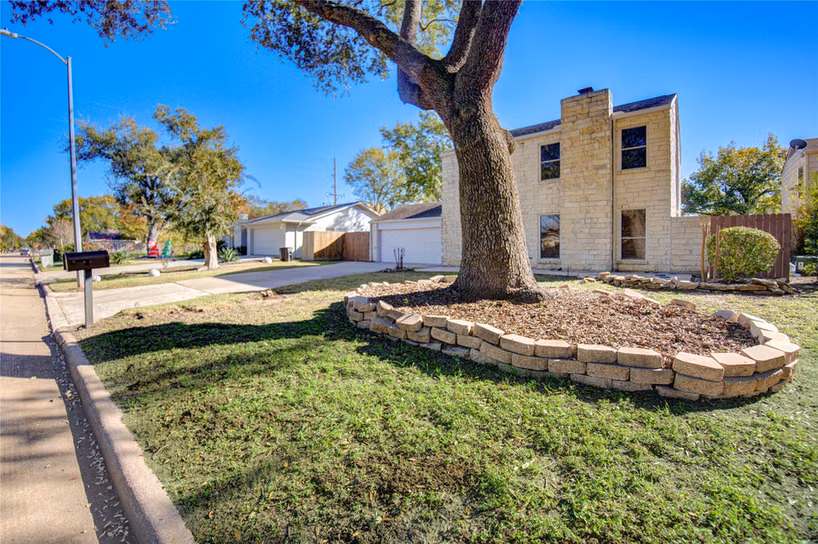 Photo of 13907 Piping Rock Lane, Houston, TX 77077