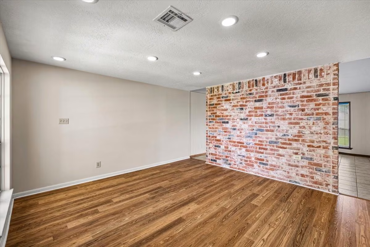 Photo 7 of 211 Andorra Lane, Houston, TX