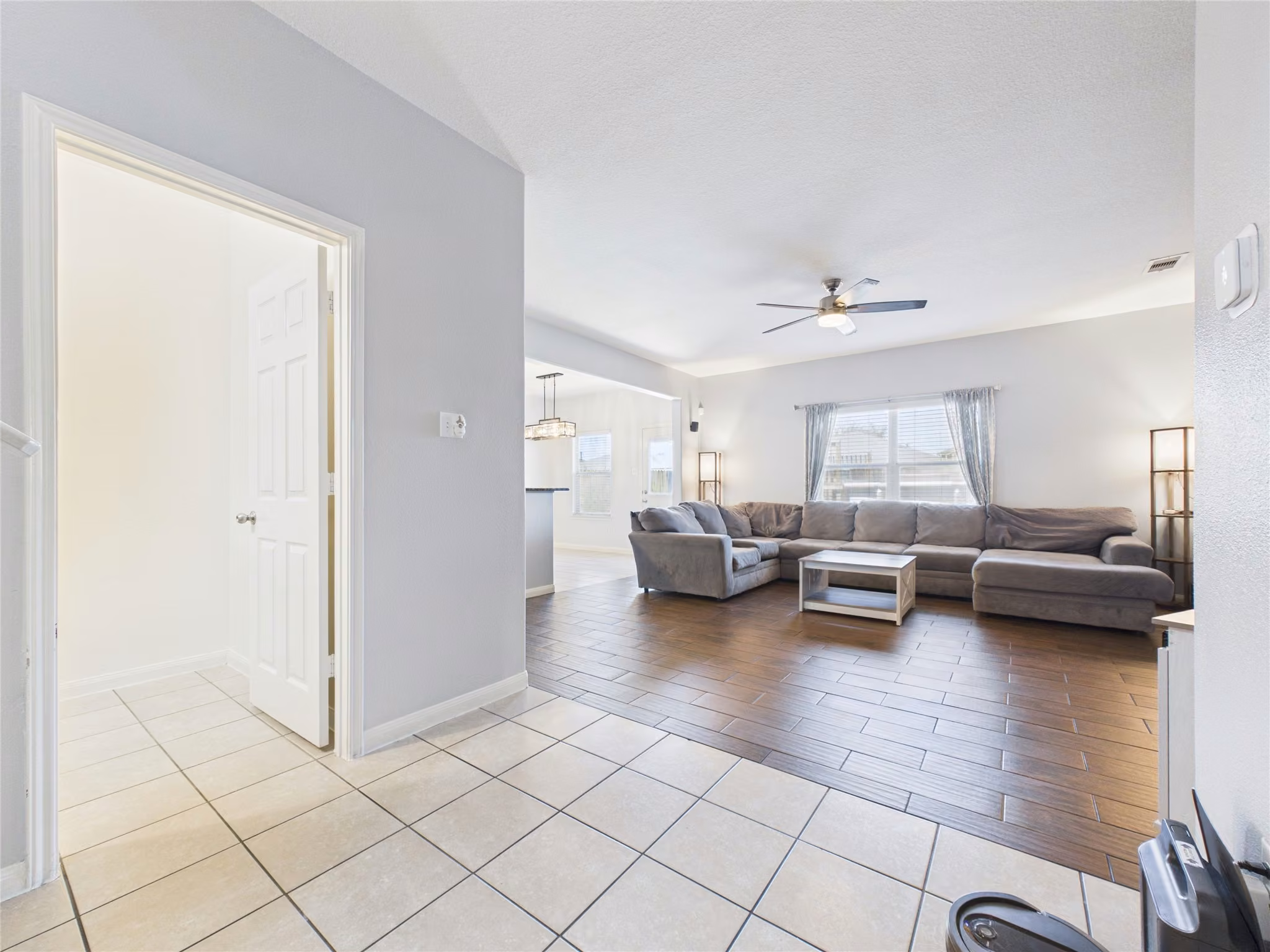 Photo 7 of 911 Marigold Road, Baytown, TX
