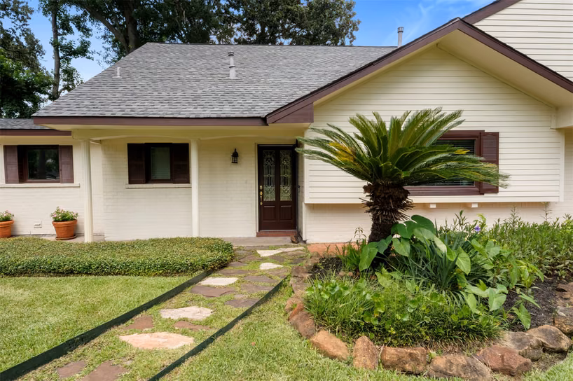 Photo 3 of 1400 Buttercup Lane, Houston, TX