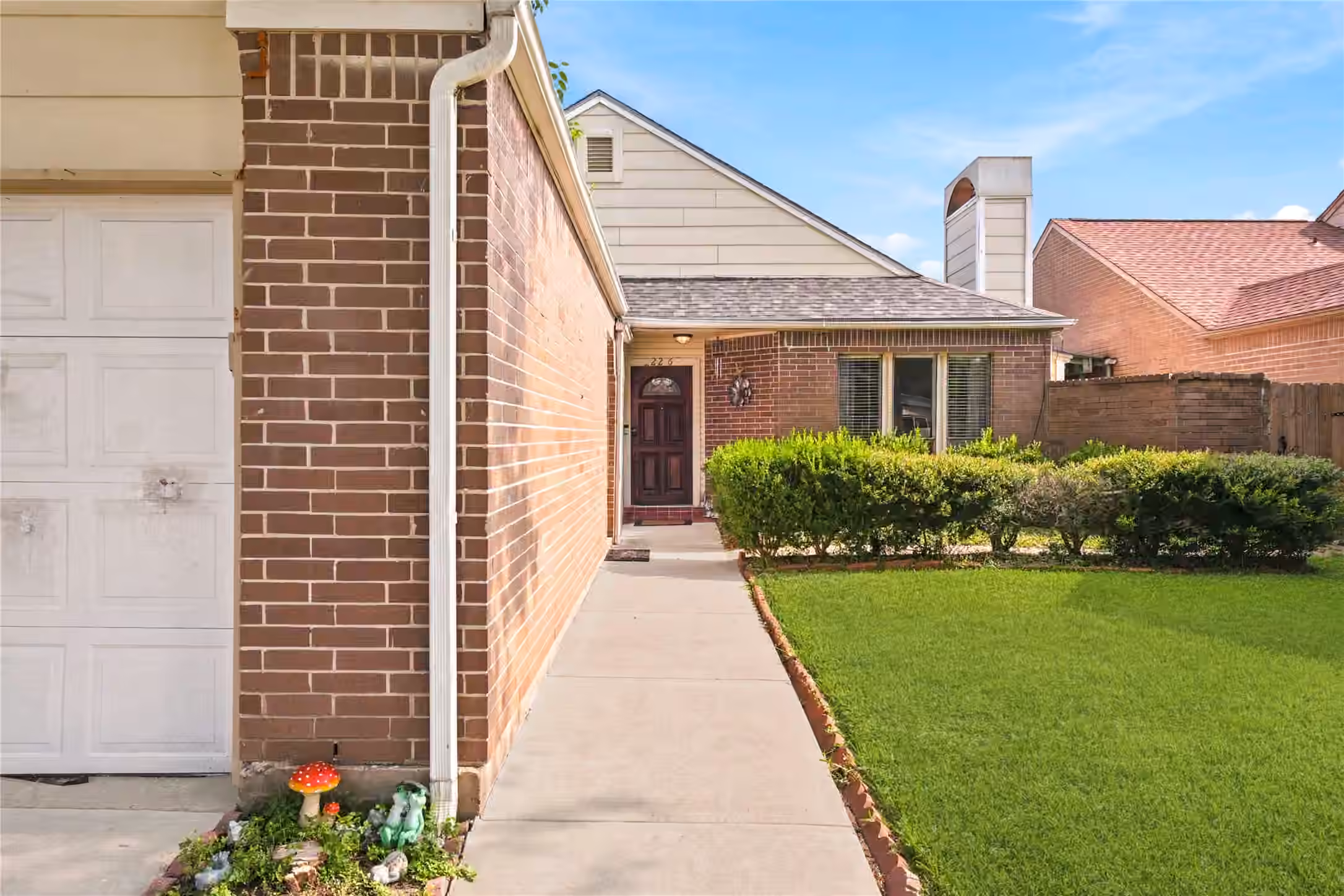 Photo 6 of 8226 Misty Ridge Lane, Houston, TX