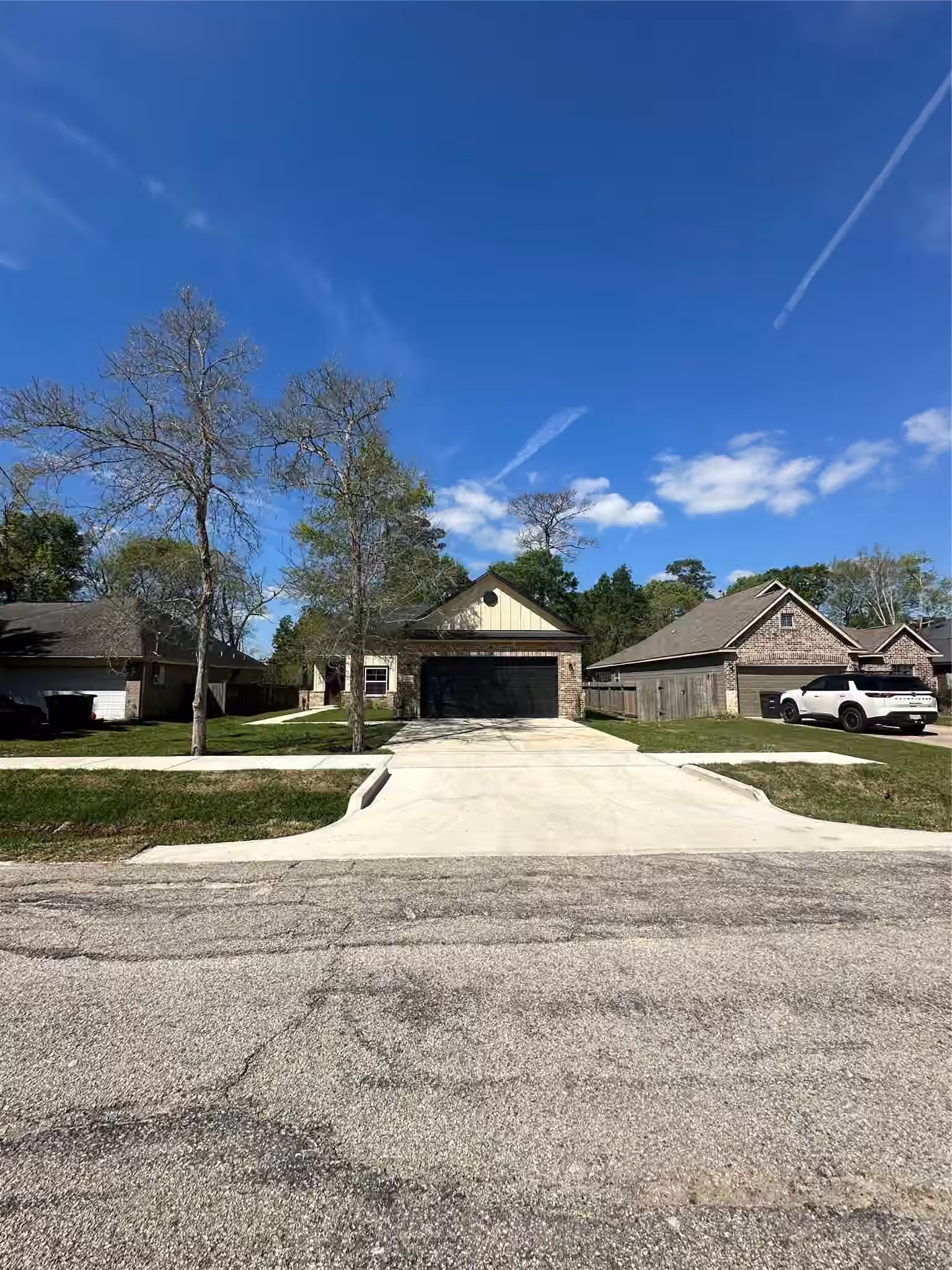 Photo of 22525 E Shorewood Loop Loop E, Huffman, TX 77336
