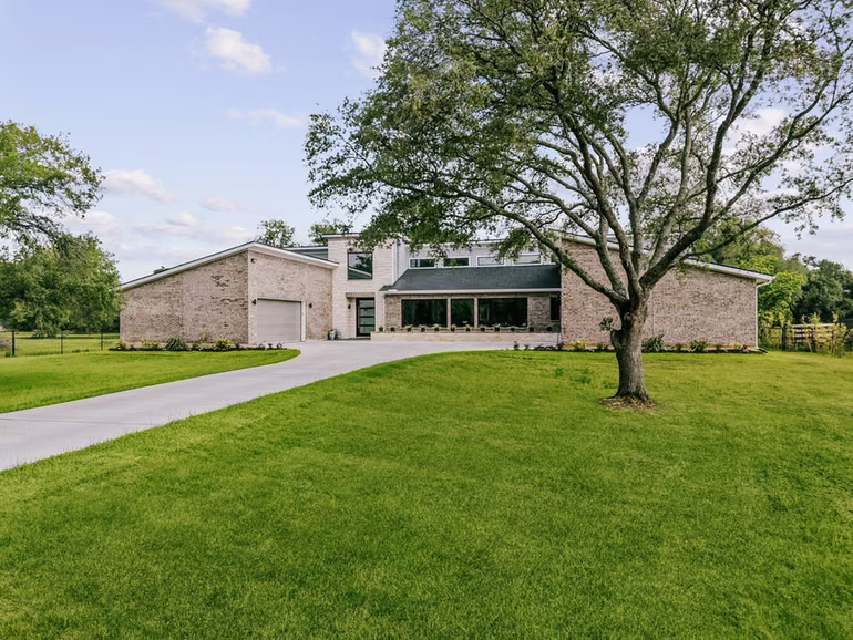 Photo 5 of 7627 Scott Avenue, Manvel, TX