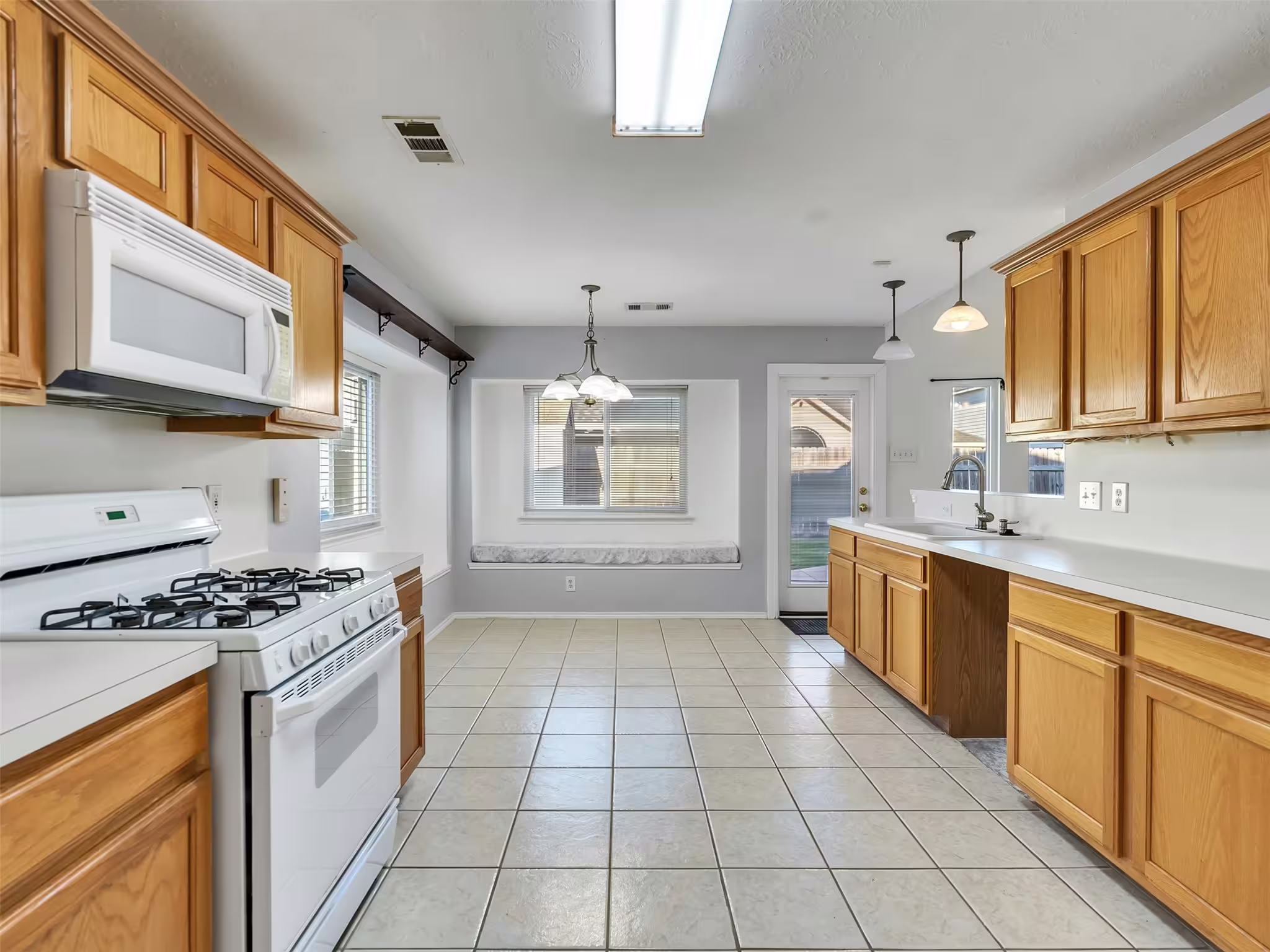 Photo 5 of 8018 Fox Street, Baytown, TX