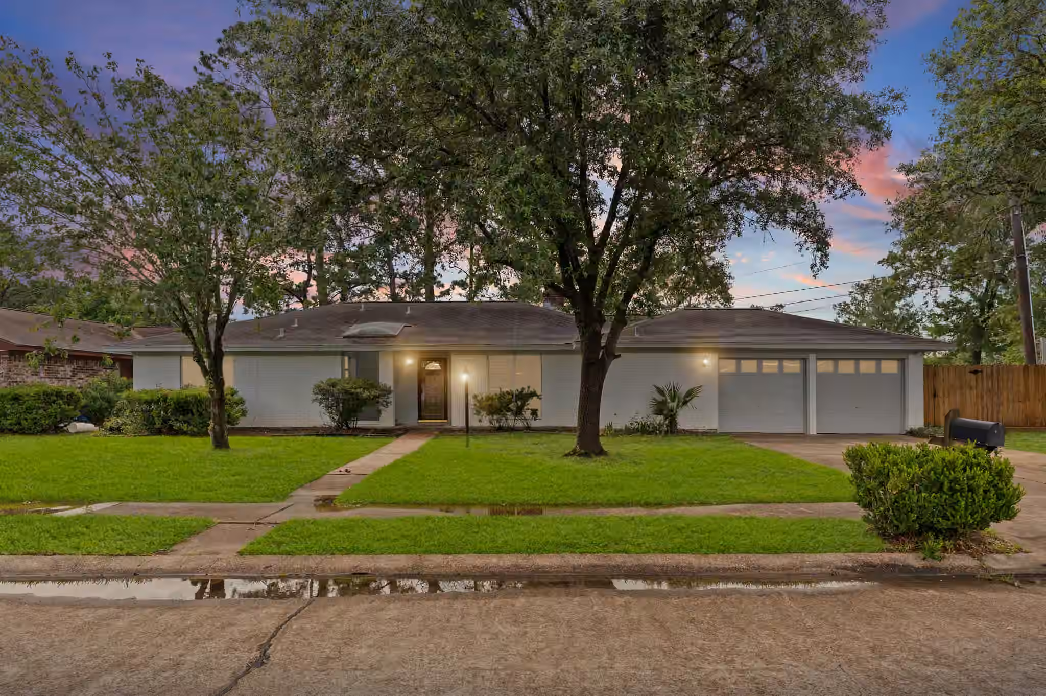 Photo of 4205 Queenswood Street, Baytown, TX 77521