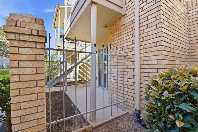 Photo 2 of 12550 Whittington Drive 303, Houston, TX