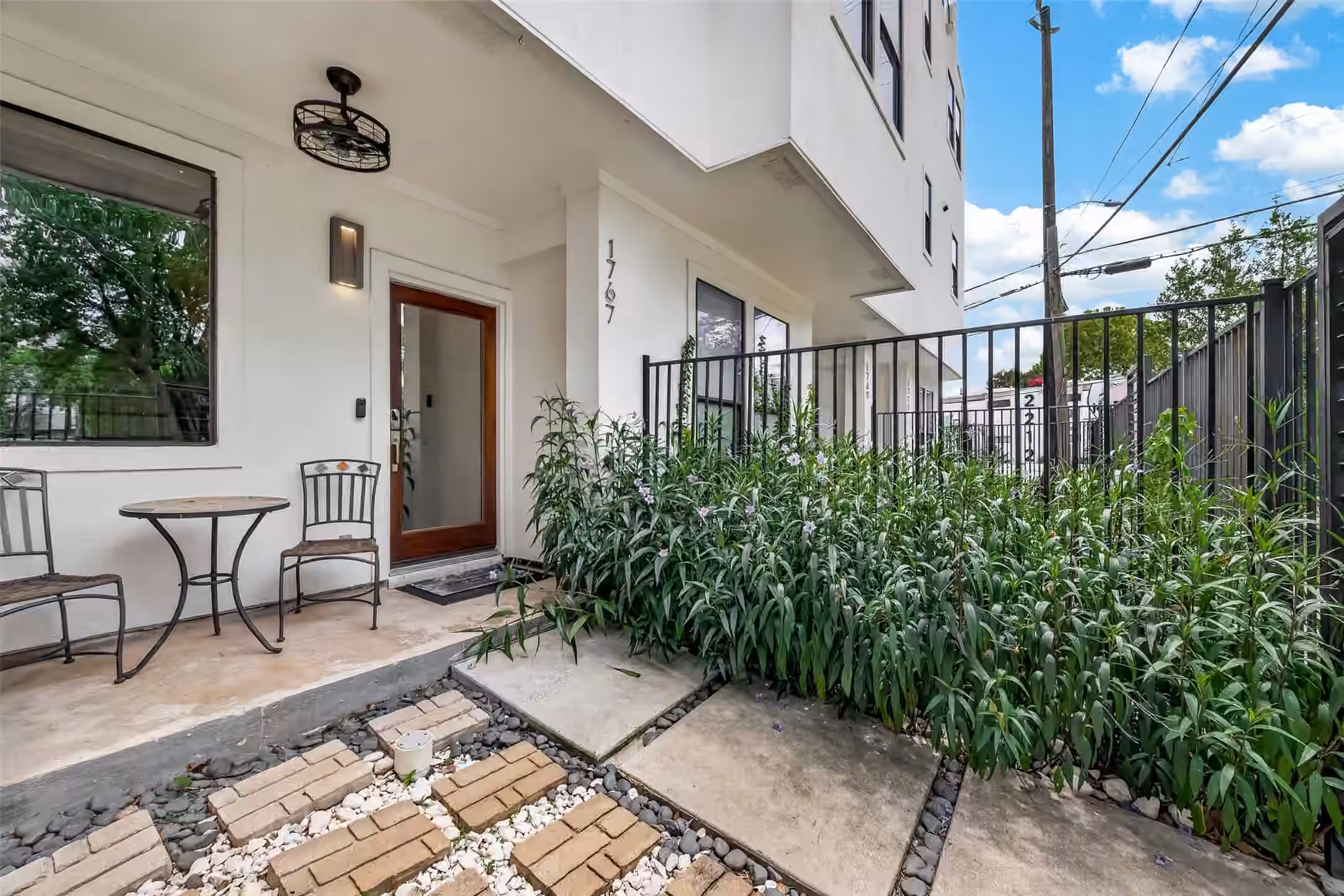 Photo 4 of 1767 Michigan Street, Houston, TX