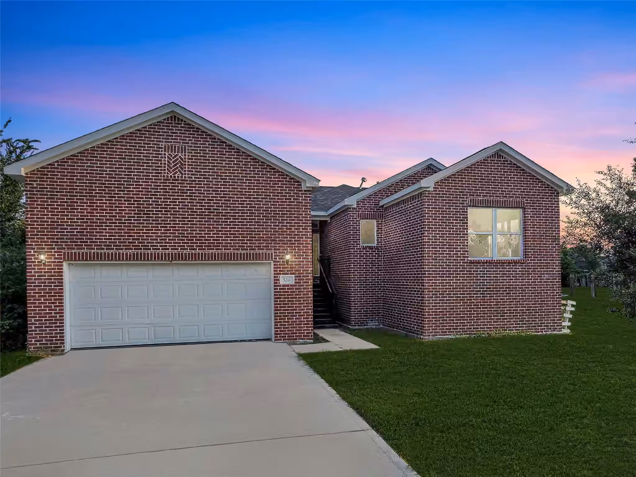 Photo of 5211 Rue Street, Houston, TX 77033