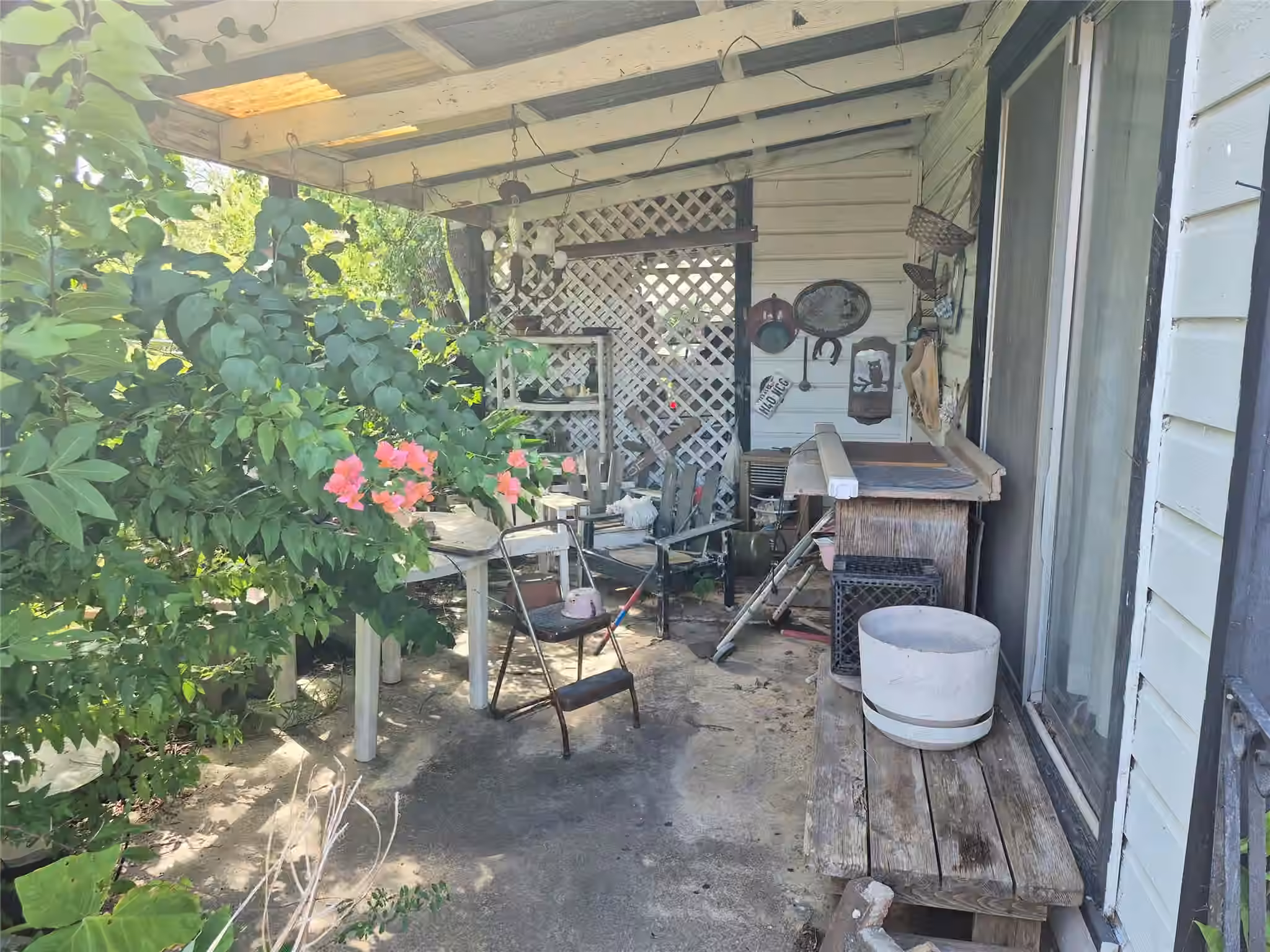 Photo 4 of 169 2nd Street, Van Vleck, TX