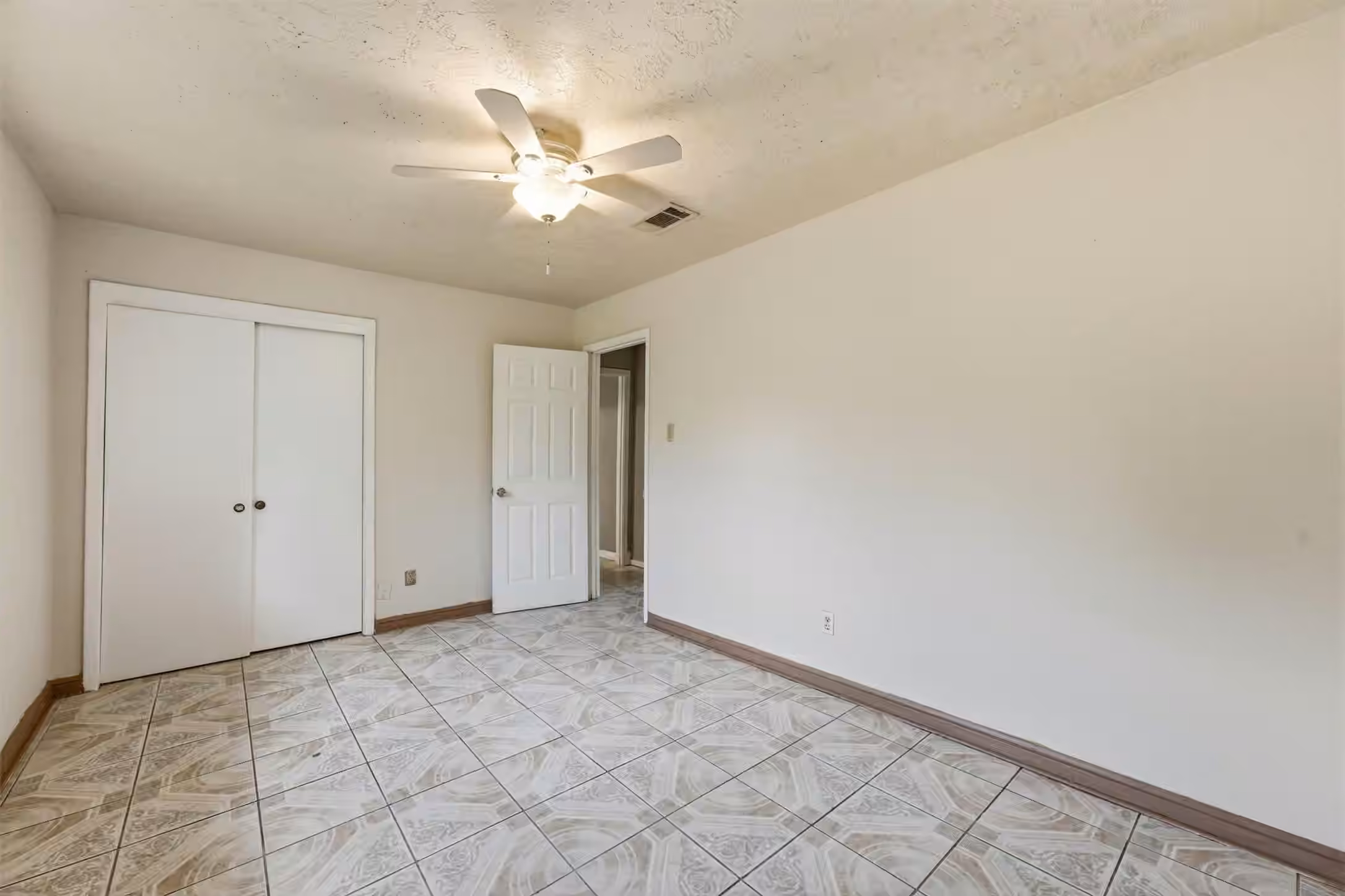 Photo 6 of 12402 Enchanted Path Drive, Houston, TX