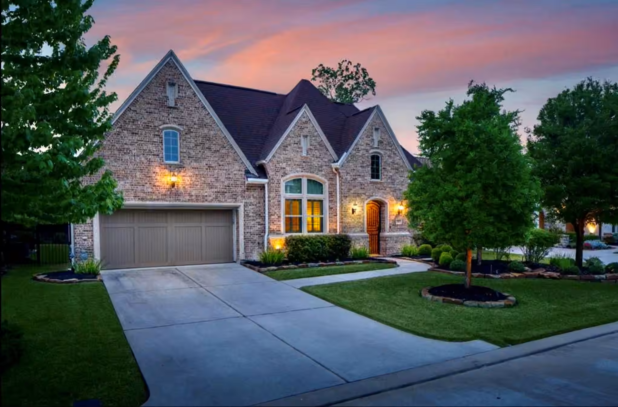 Photo 3 of 51 Woodglade Way, Tomball, TX