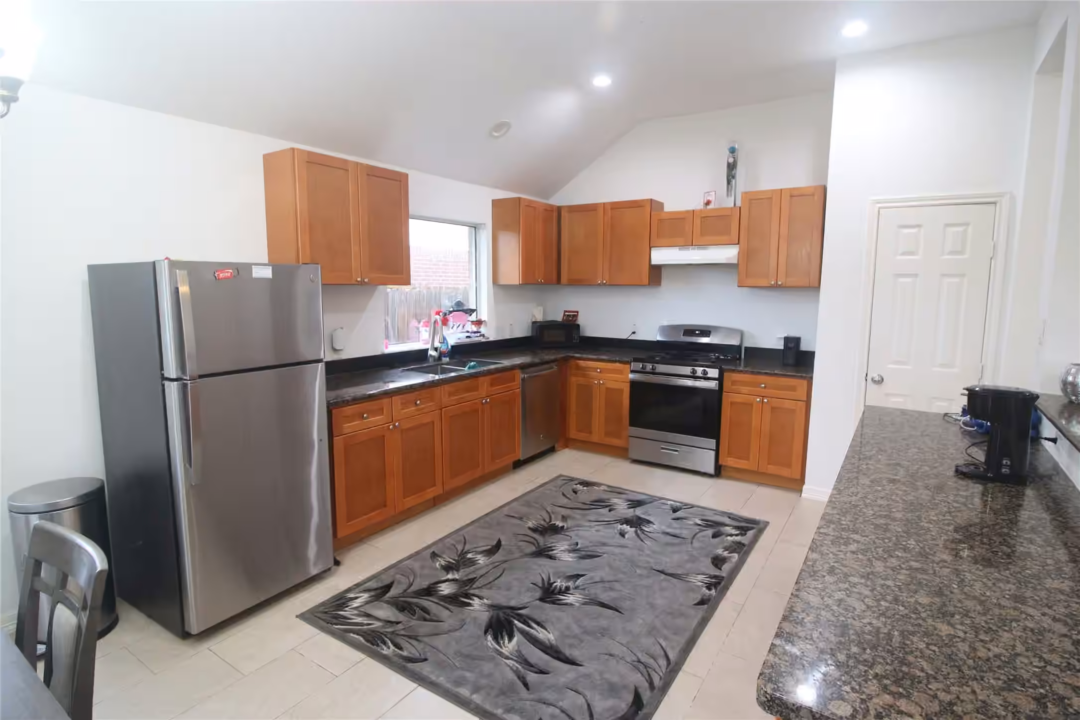 Photo 2 of 21506 Wellsford Glen Drive, Katy, TX