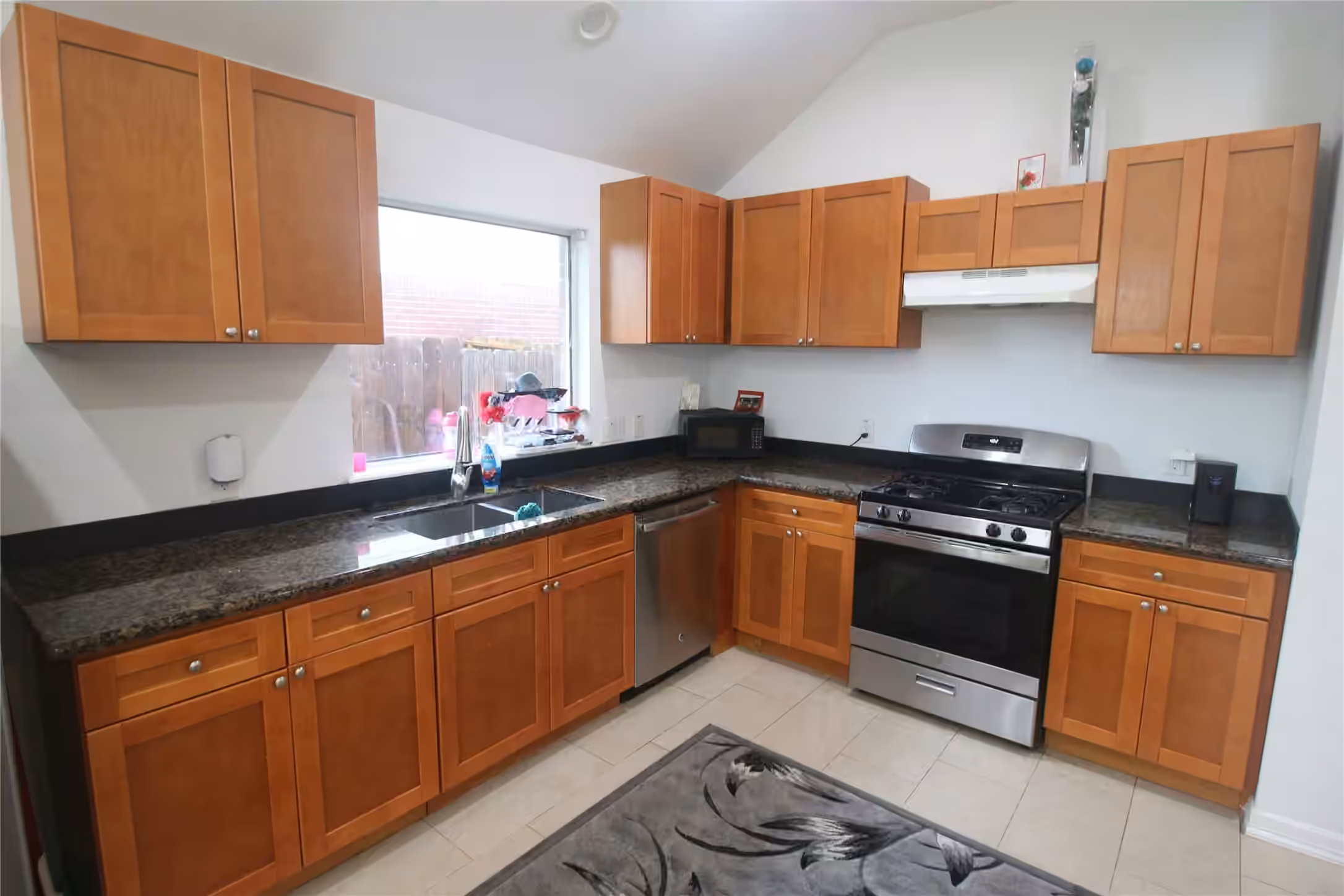 Photo 4 of 21506 Wellsford Glen Drive, Katy, TX
