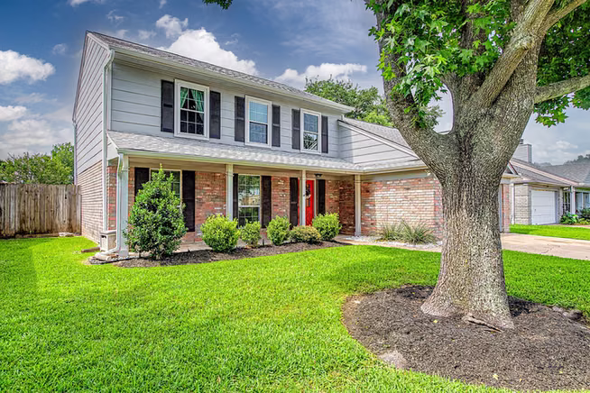 Photo 3 of 18015 Sagecroft Drive, Houston, TX