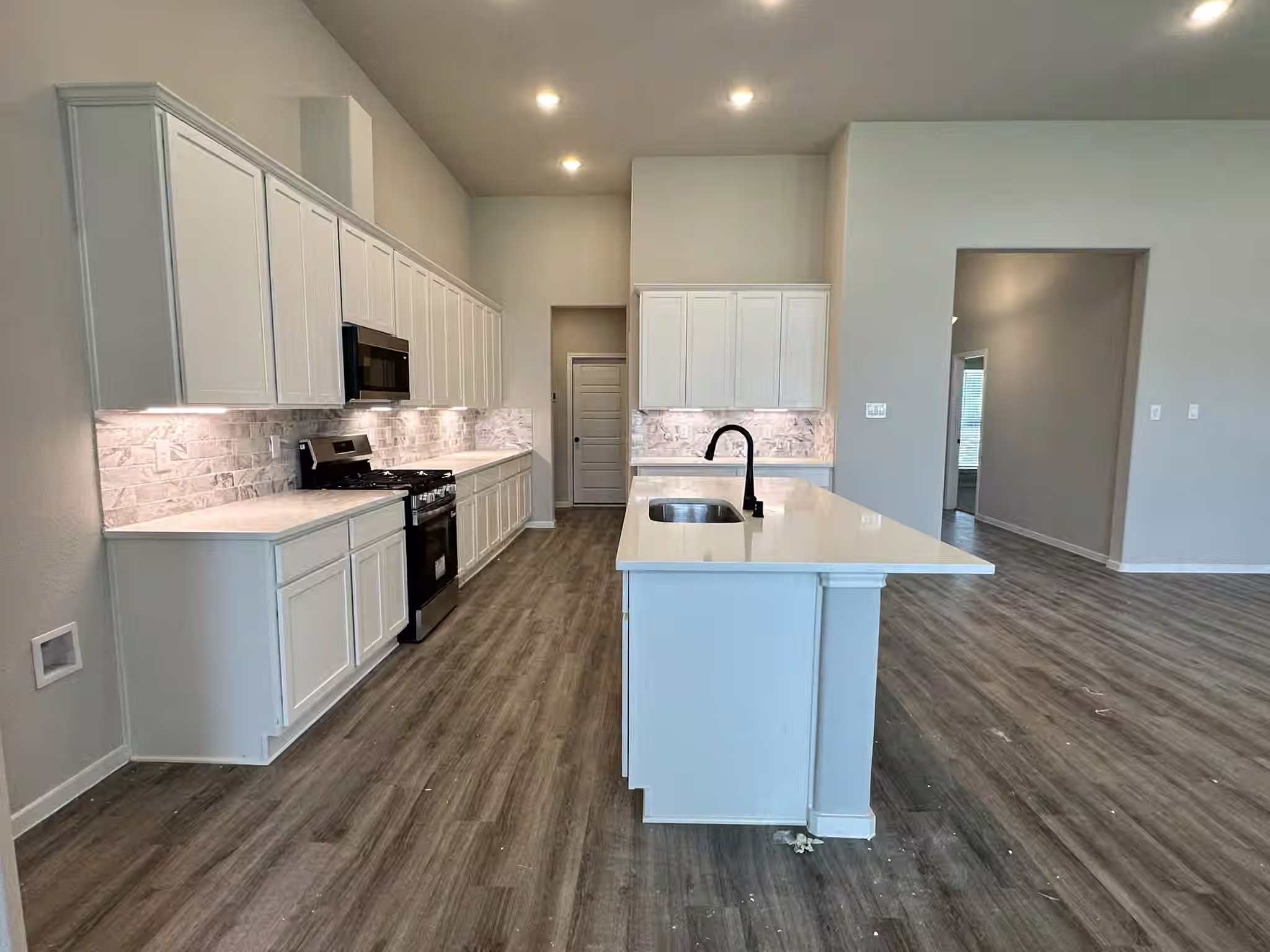 Photo 7 of 13627 Lago Vista Drive, Iowa Colony, TX