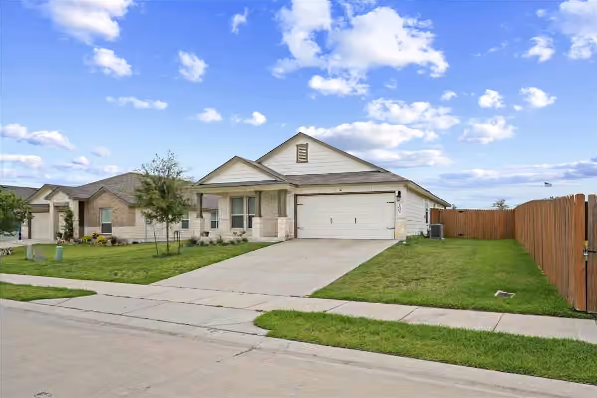 Photo 5 of 1605 Navarro Drive, Brenham, TX